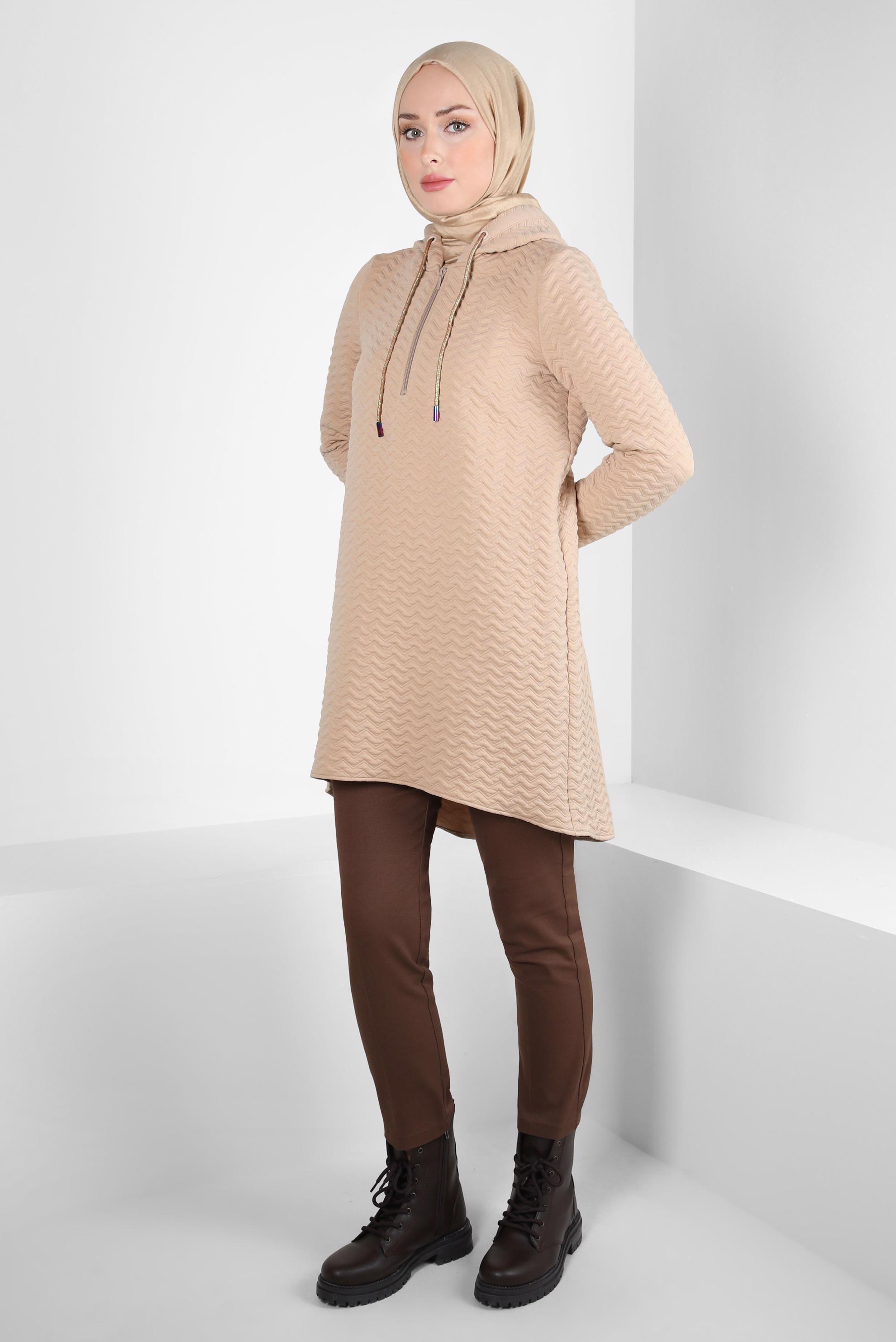 Tesettür giyim BEJ KAPÜŞONLU KAPİTONE TUNİK 44364