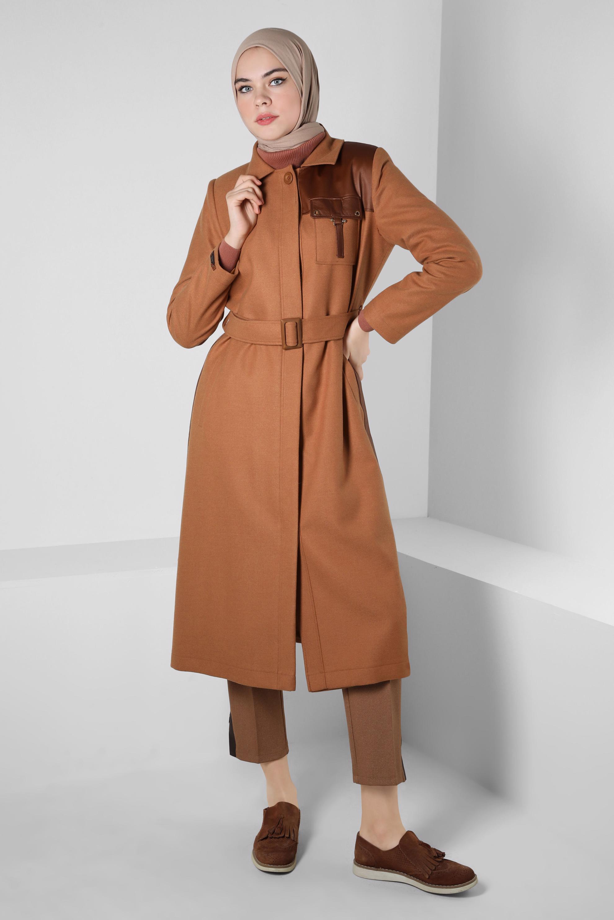Vêtements hijab BRUN TRENCH-COAT CEINTURE AVEC ŒILLETS 10813-2