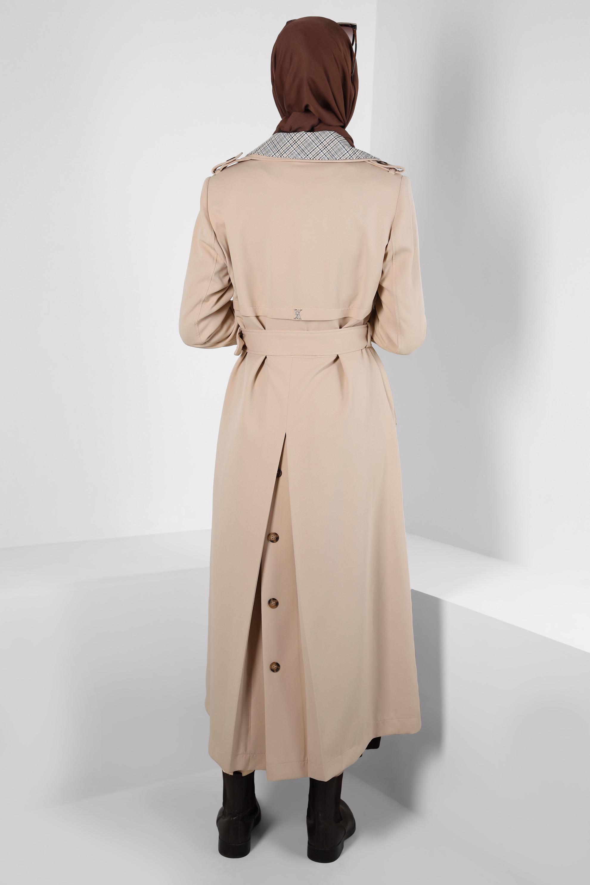 Tesettür giyim BEJ KRUVAZE YAKA KEMERLİ TRENÇKOT 10826