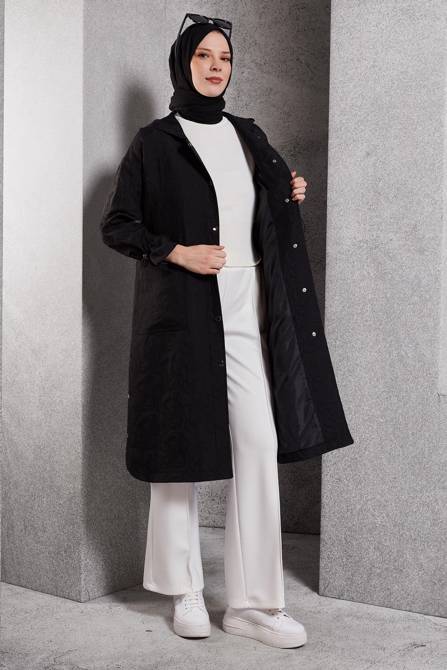 Tesettür giyim SİYAH KAPÜŞONLU TRENÇKOT 10841-1