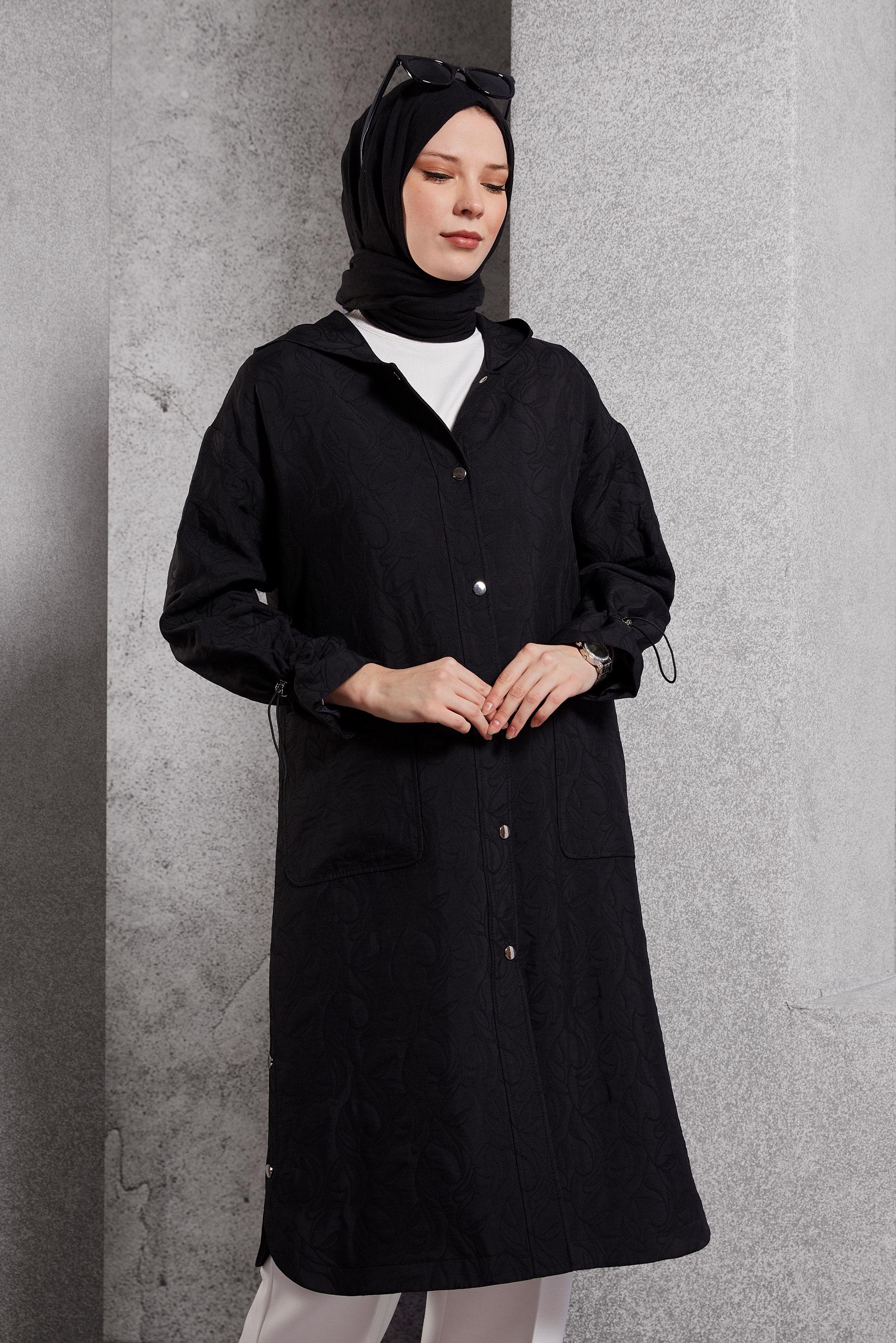 Tesettür giyim SİYAH KAPÜŞONLU TRENÇKOT 10841-1