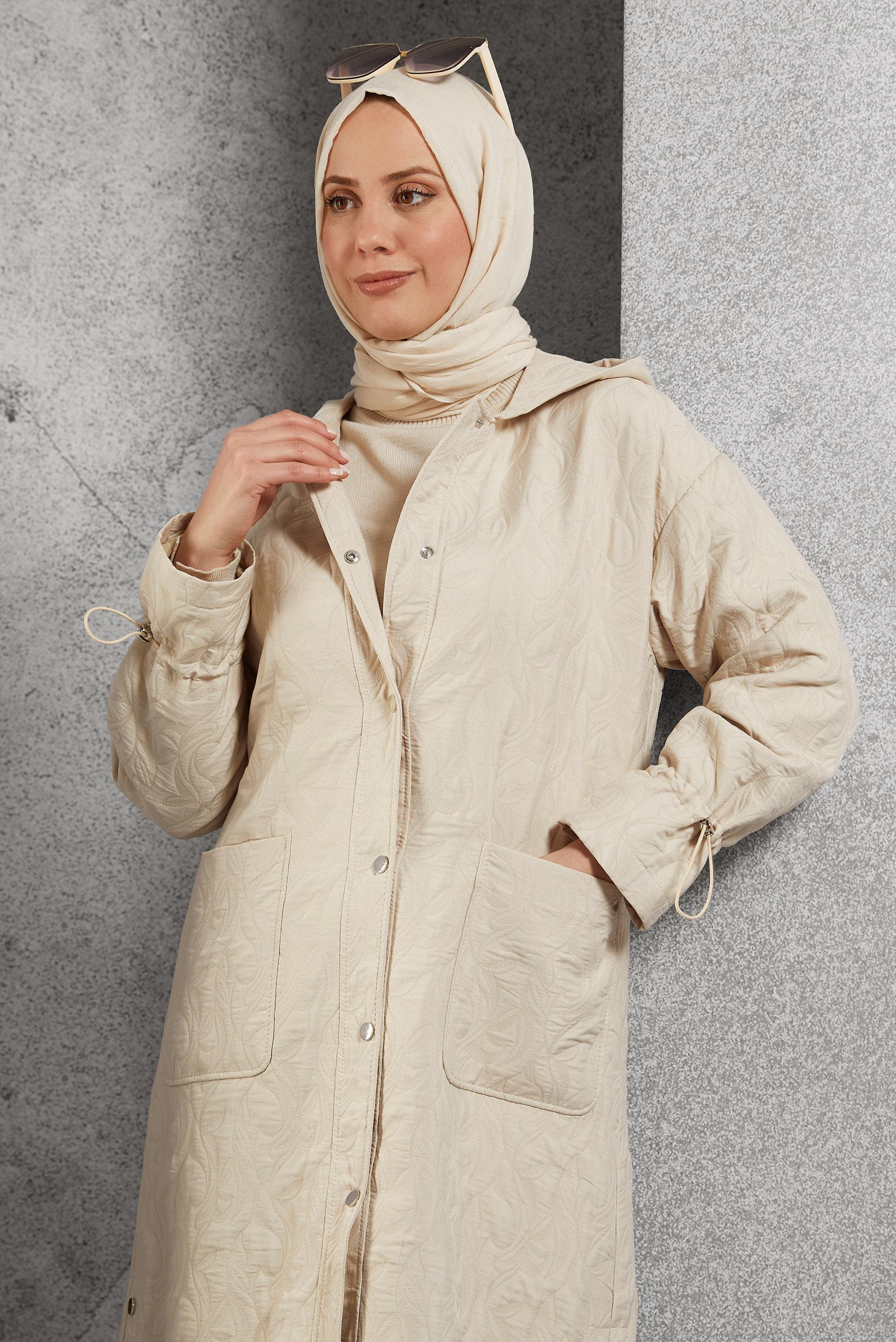 Tesettür giyim BEJ KAPÜŞONLU TRENÇKOT 10841-1