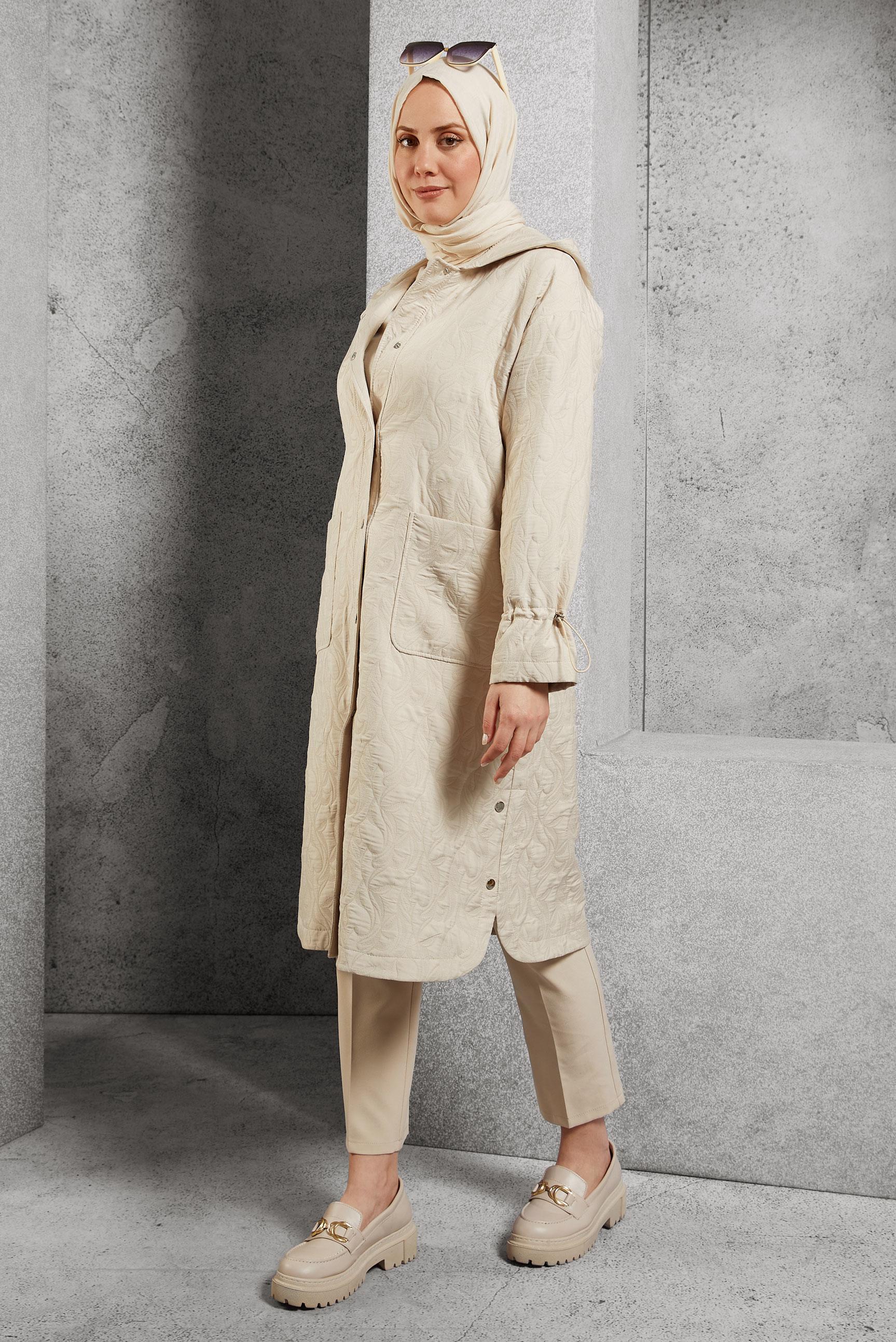 Tesettür giyim BEJ KAPÜŞONLU TRENÇKOT 10841-1