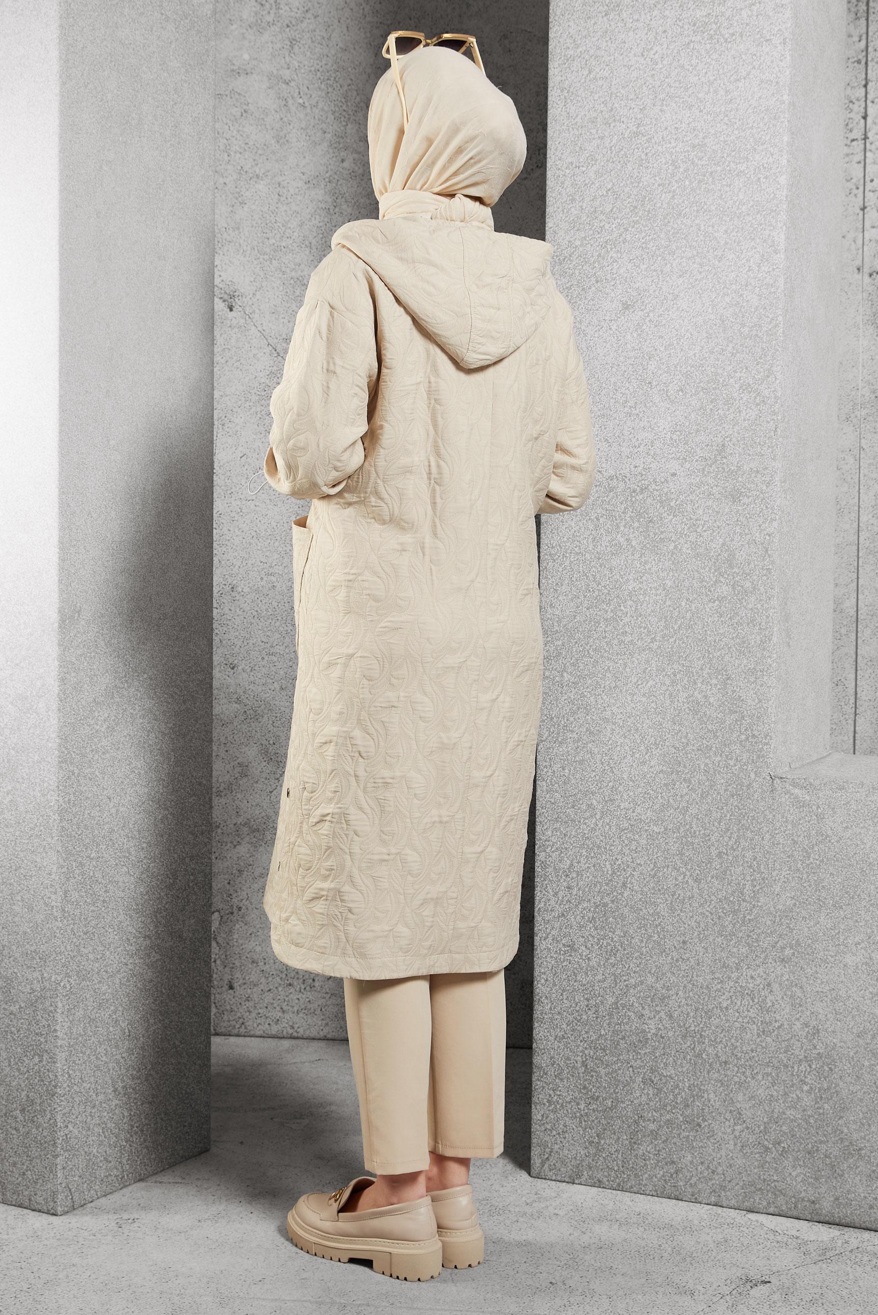 Tesettür giyim BEJ KAPÜŞONLU TRENÇKOT 10841-1