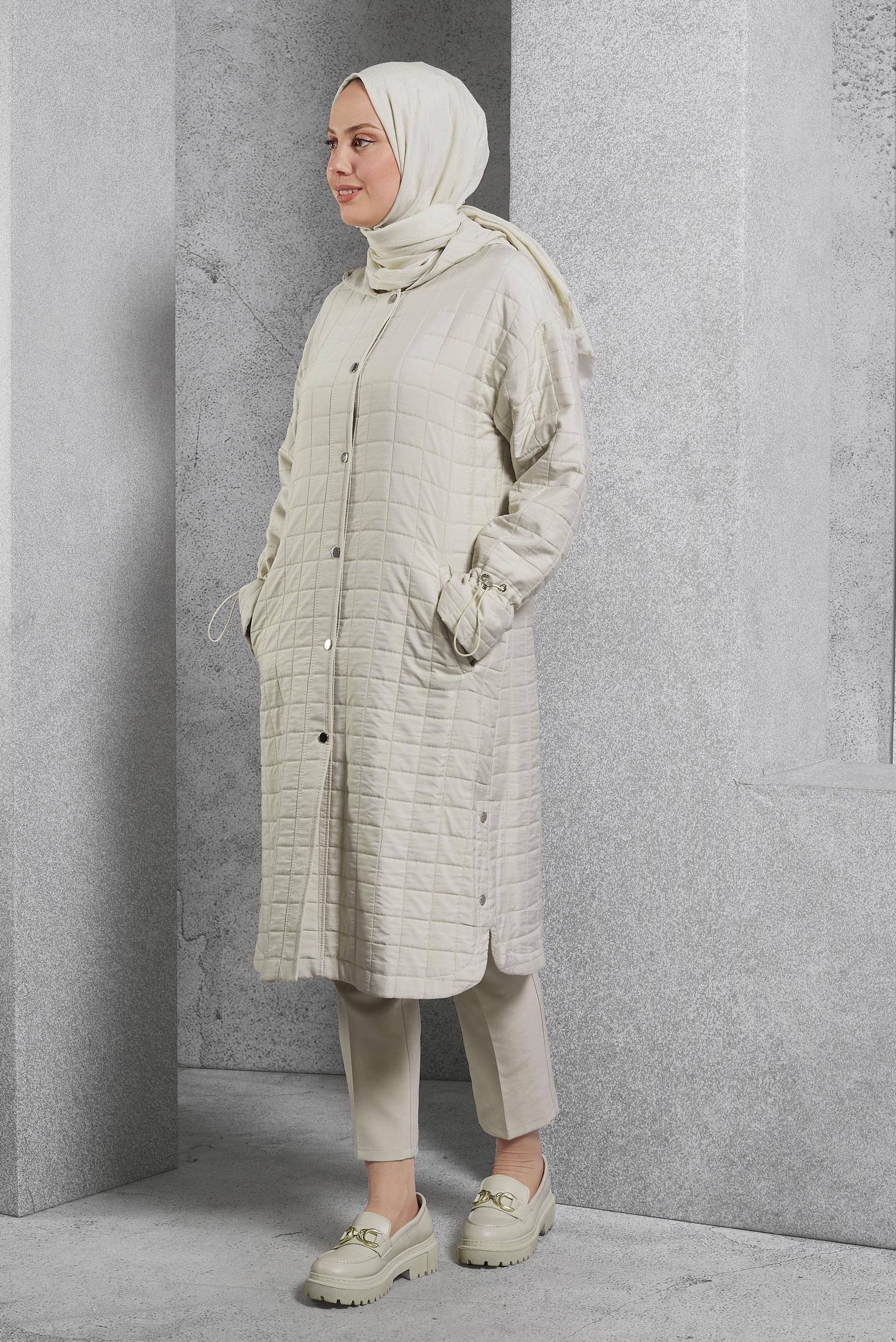 Tesettür giyim BEJ KAPÜŞONLU TRENÇKOT 10841