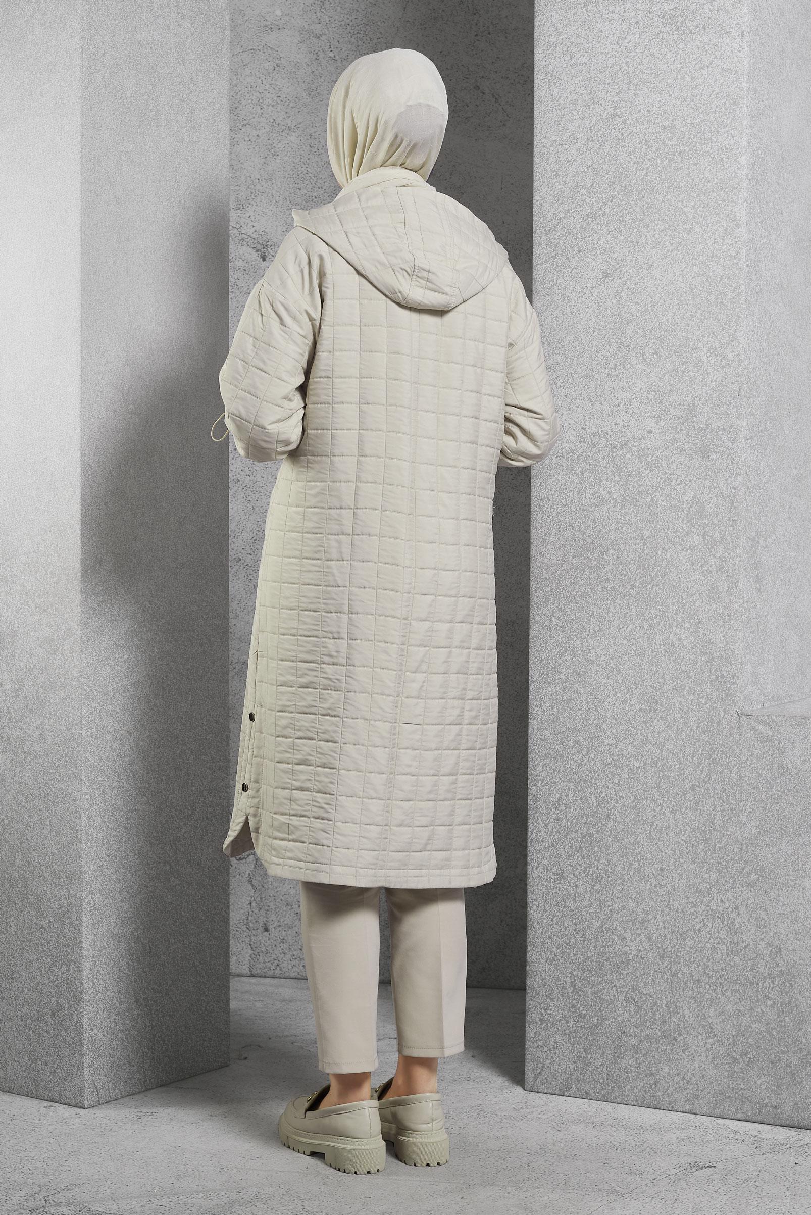 Tesettür giyim BEJ KAPÜŞONLU TRENÇKOT 10841