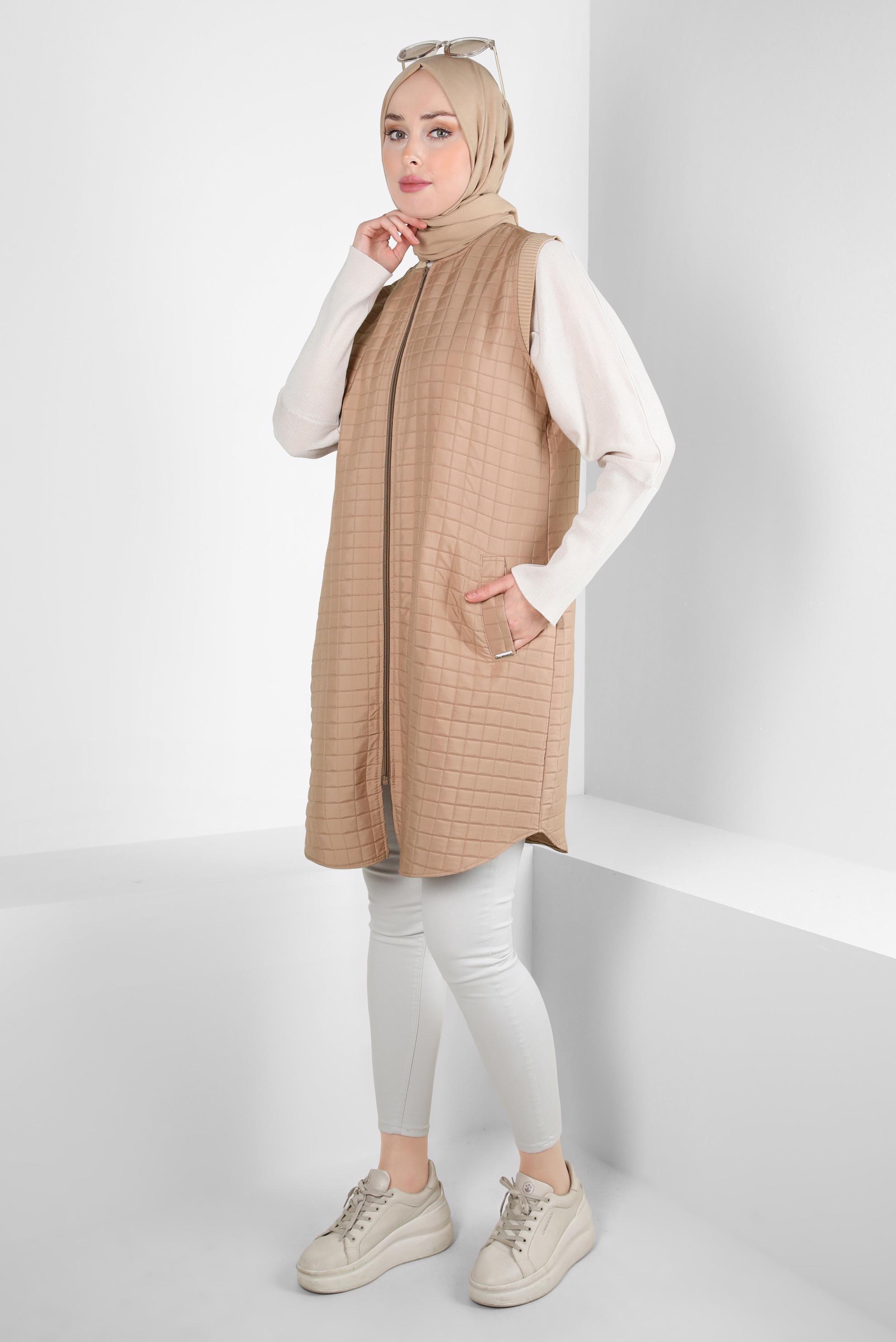 Tesettür giyim BEJ KAPİTONE DESENLİ YELEK 44302