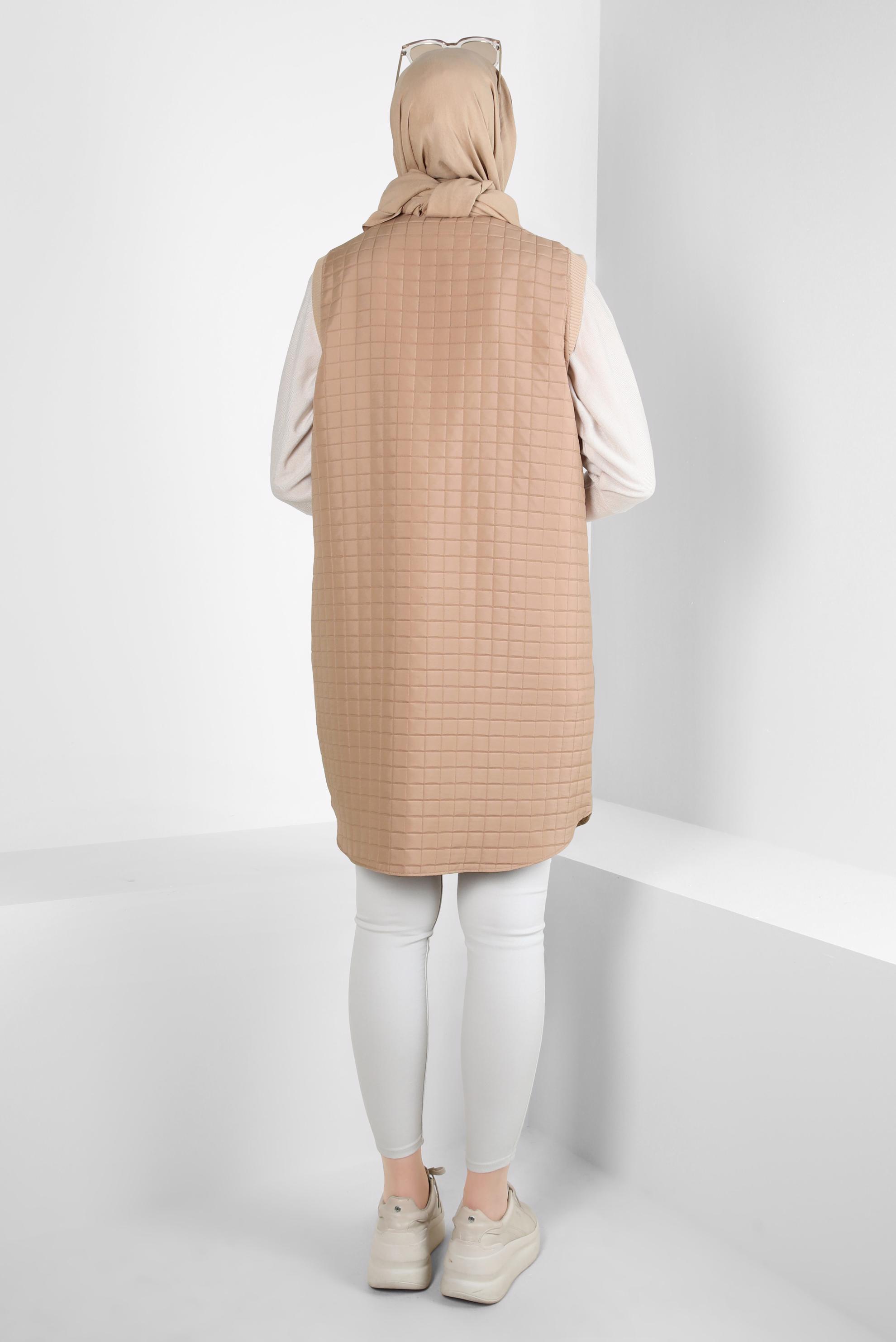 Tesettür giyim BEJ KAPİTONE DESENLİ YELEK 44302