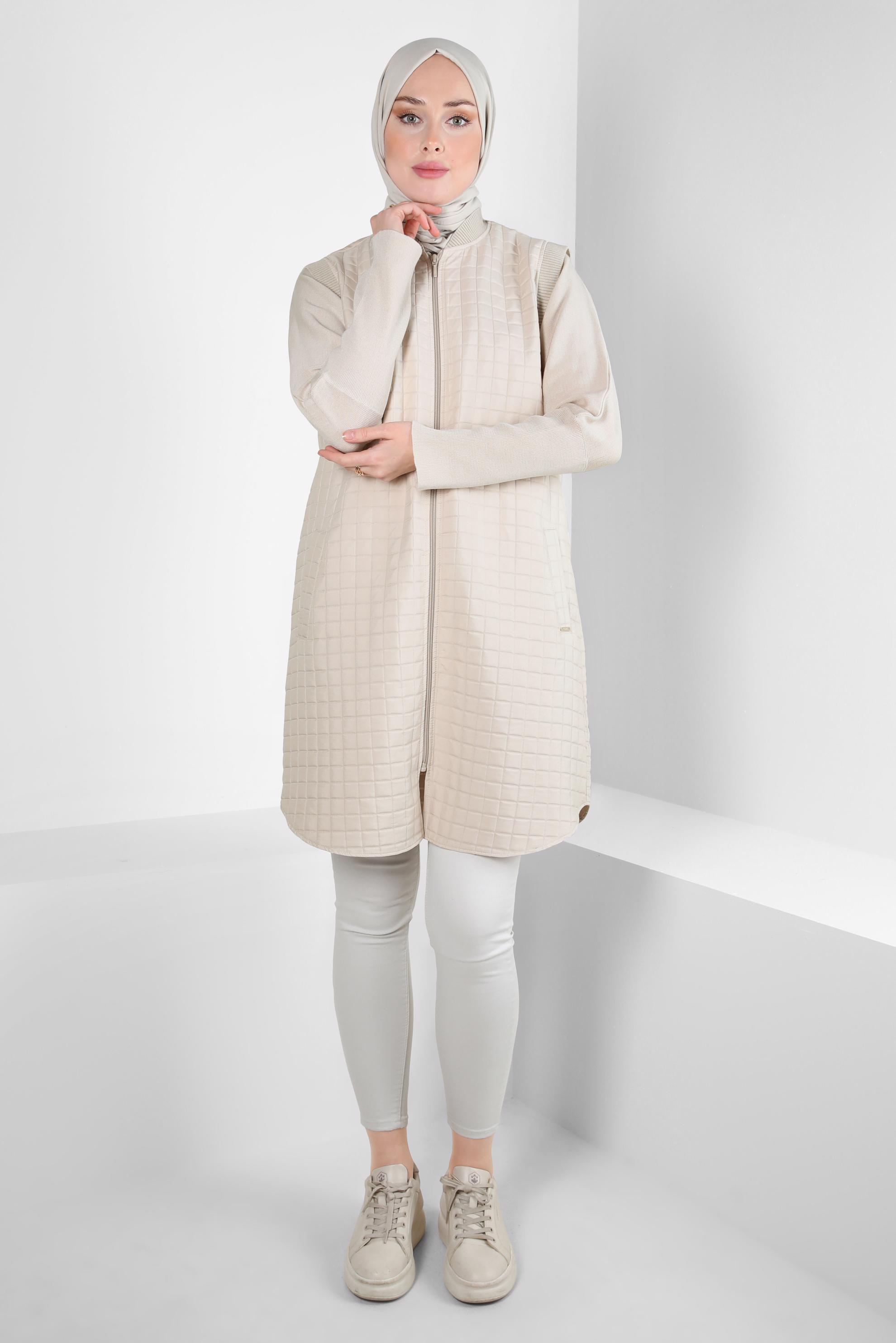 Tesettür giyim BEJ KAPİTONE DESENLİ YELEK 44302