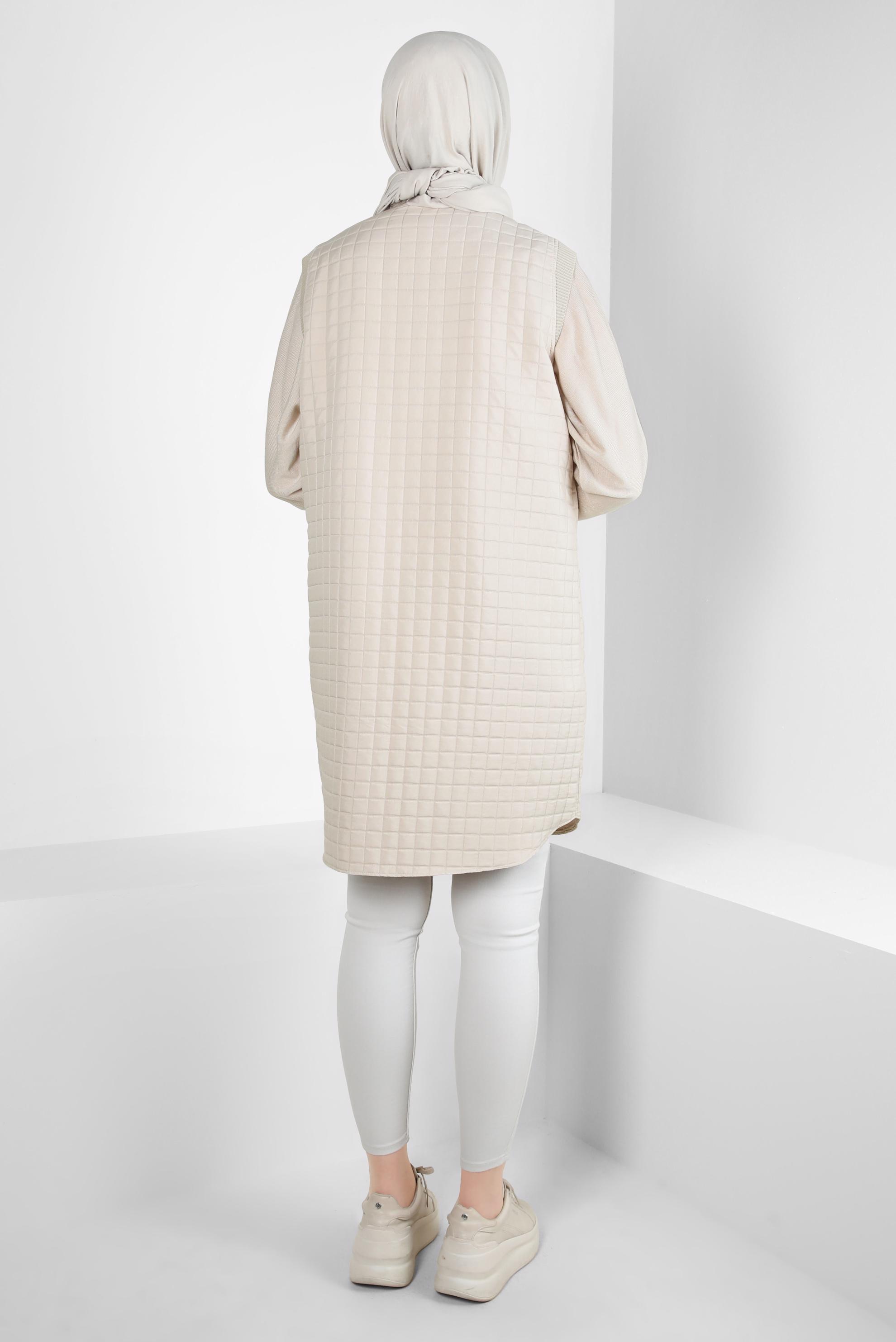 Tesettür giyim BEJ KAPİTONE DESENLİ YELEK 44302