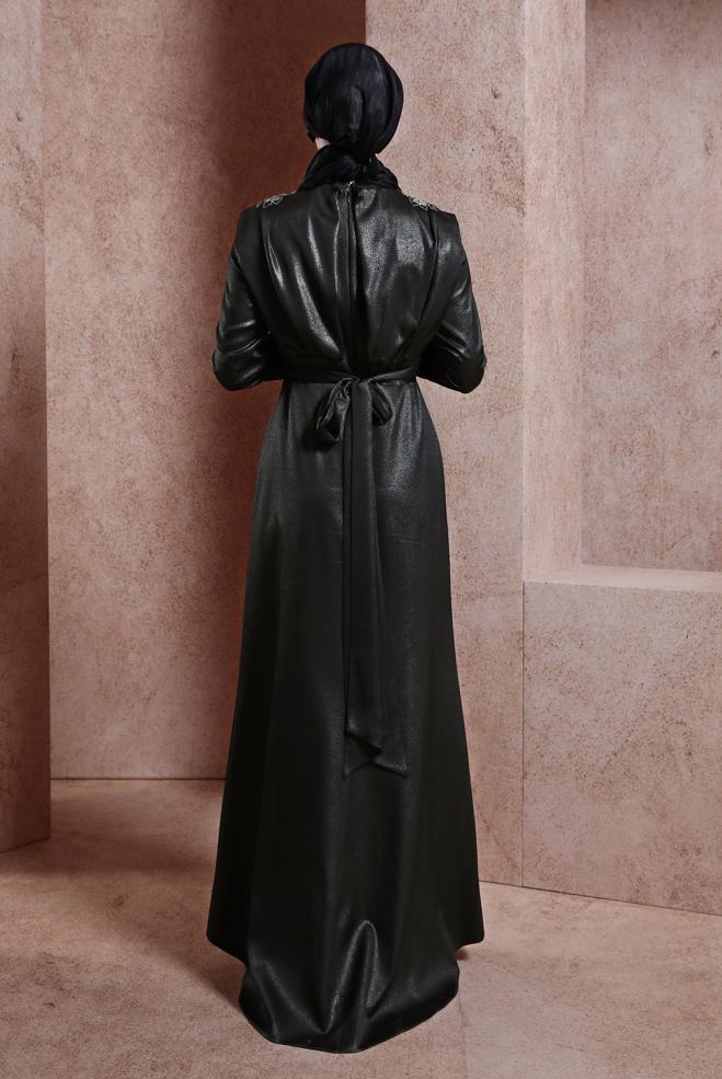 Tesettür giyim SİYAH TAŞ DETAYLI ABİYE ELBİSE 50330 - ALVİNA