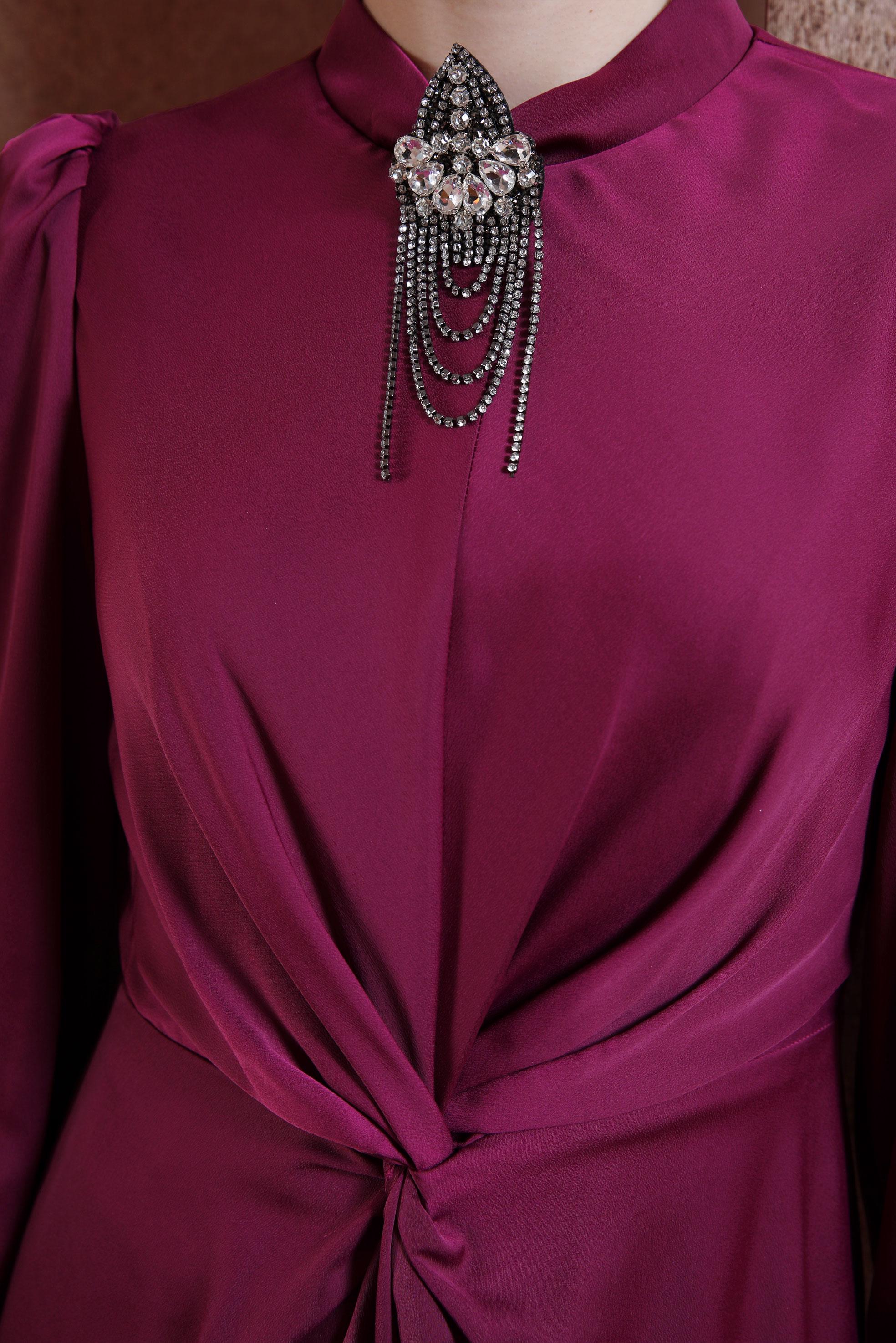 Tesettür giyim MOR BROŞLU SATEN ABİYE ELBİSE 50400