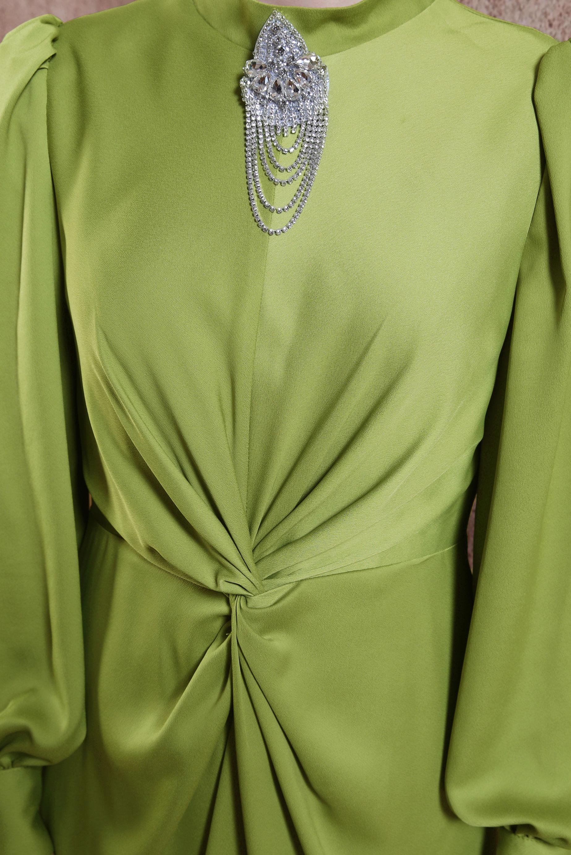 Tesettür giyim YEŞİL BROŞLU SATEN ABİYE ELBİSE 50400