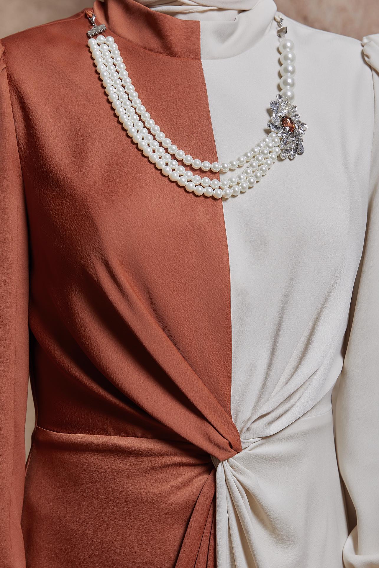 Tesettür giyim TURUNCU İKİ RENKLİ AKSESUARLI ABİYE ELBİSE 50401