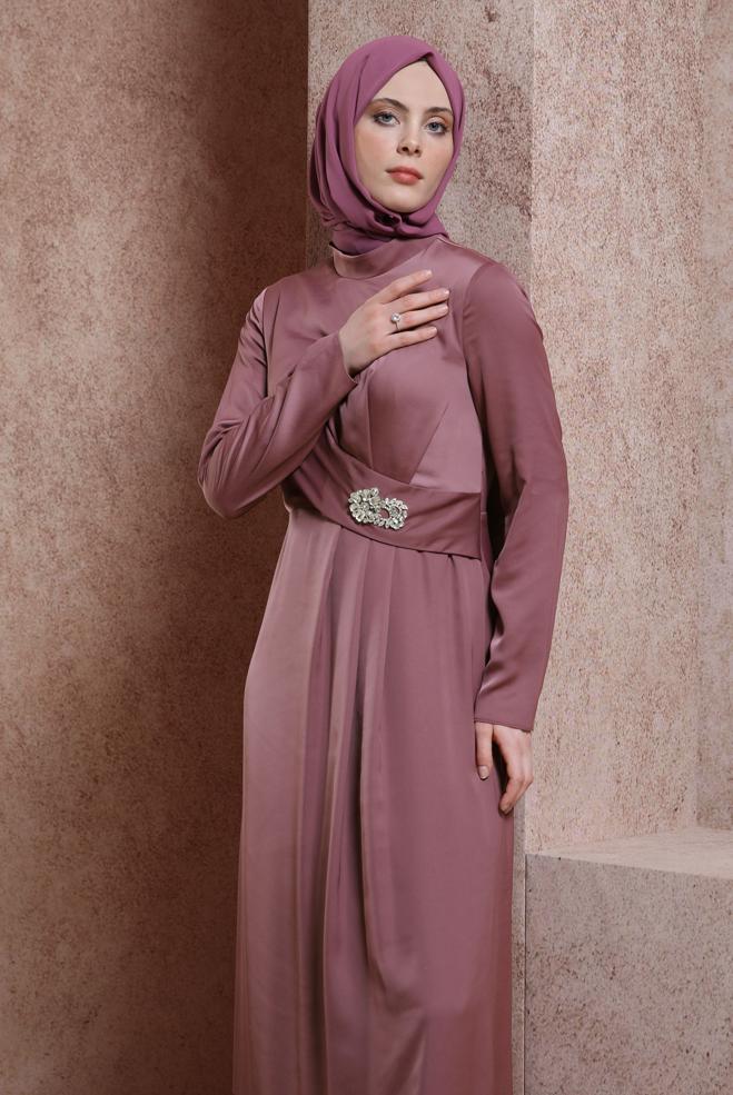 Tesettür giyim PEMBE TAŞ DETAYLI SATEN ABİYE ELBİSE 50402 - ALVİNA