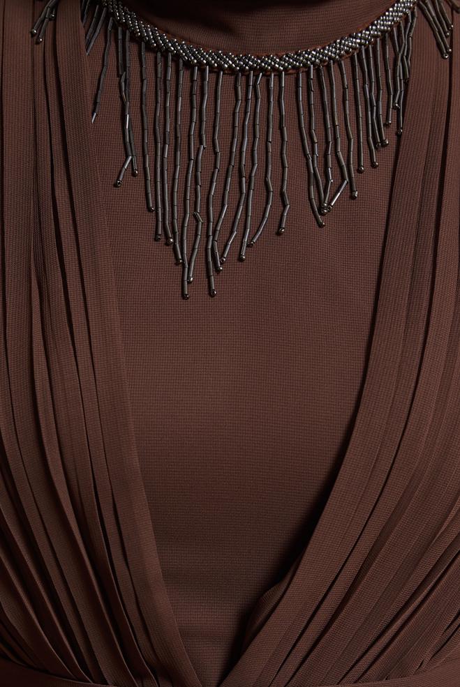 Tesettür giyim KAHVE KUŞAKLI KOLYE DETAYLI ABİYE ELBİSE 50411 - ALVİNA