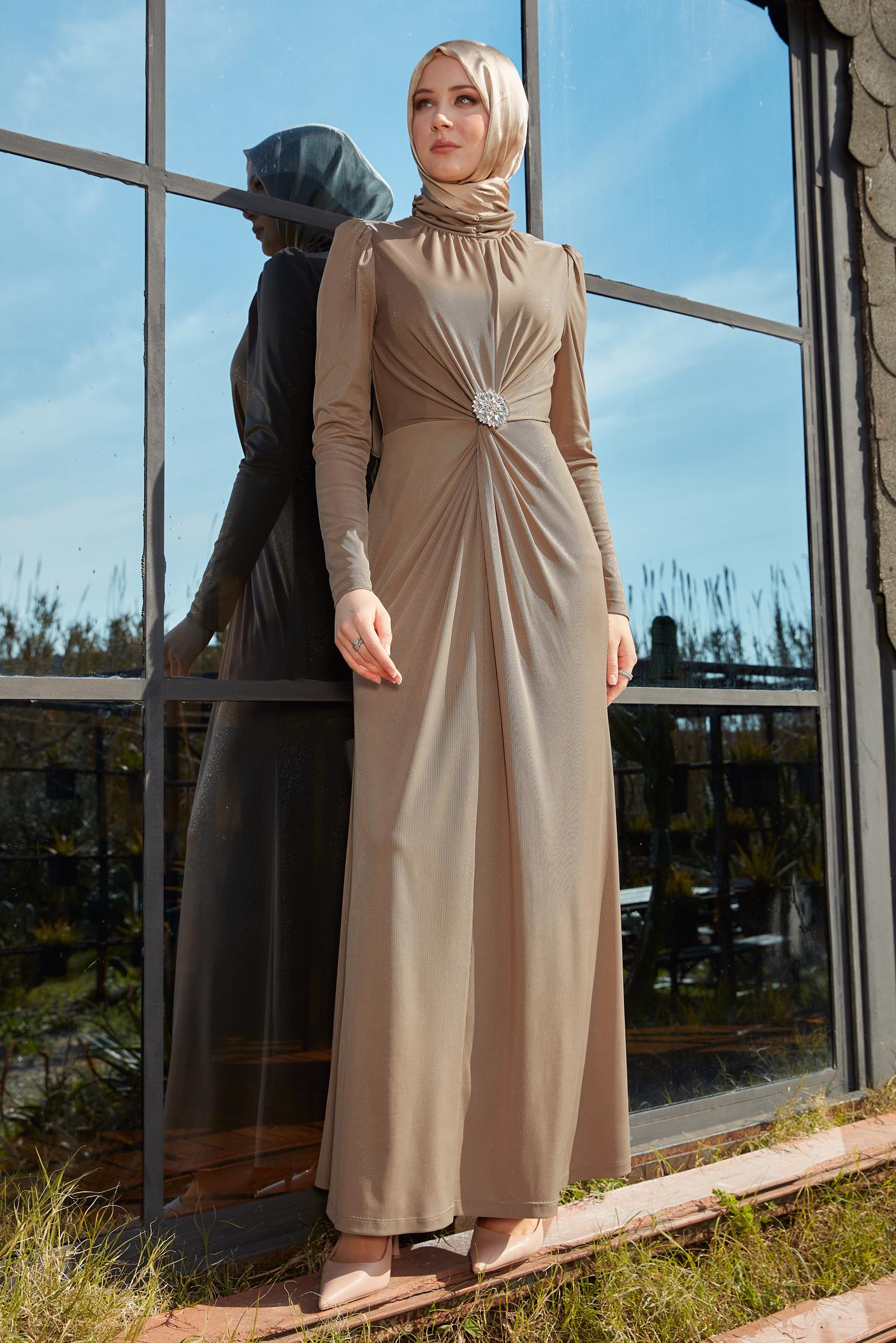 Tesettür giyim KAHVE TAŞ BROŞ DETAYLI ABİYE ELBİSE 50416