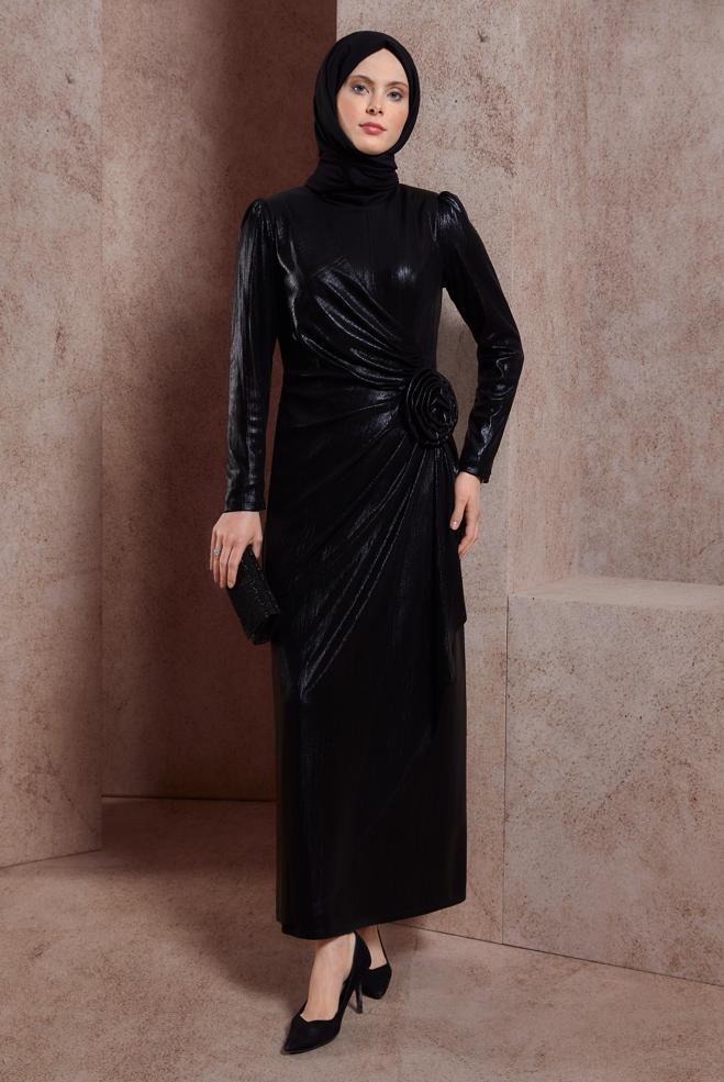 Tesettür giyim SİYAH BÜZGÜ DETAYLI ABİYE ELBİSE 50418 - ALVİNA