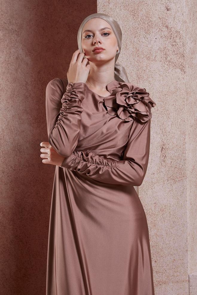 Tesettür giyim PEMBE AKSESUAR DETAYLI ABİYE ELBİSE 50420 - ALVİNA