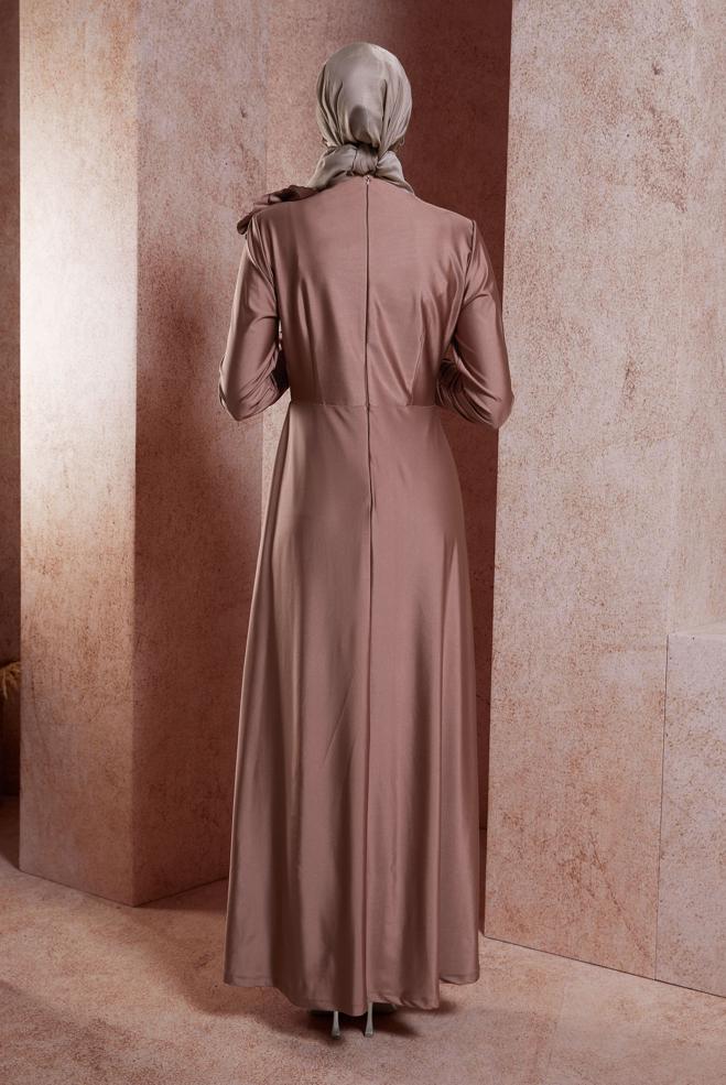Tesettür giyim PEMBE AKSESUAR DETAYLI ABİYE ELBİSE 50420 - ALVİNA