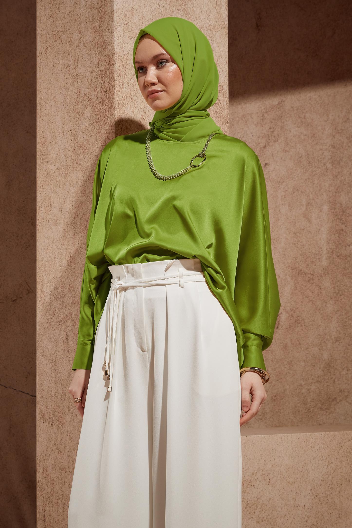 Tesettür giyim YEŞİL YARASA KOL SATEN BLUZ 44410