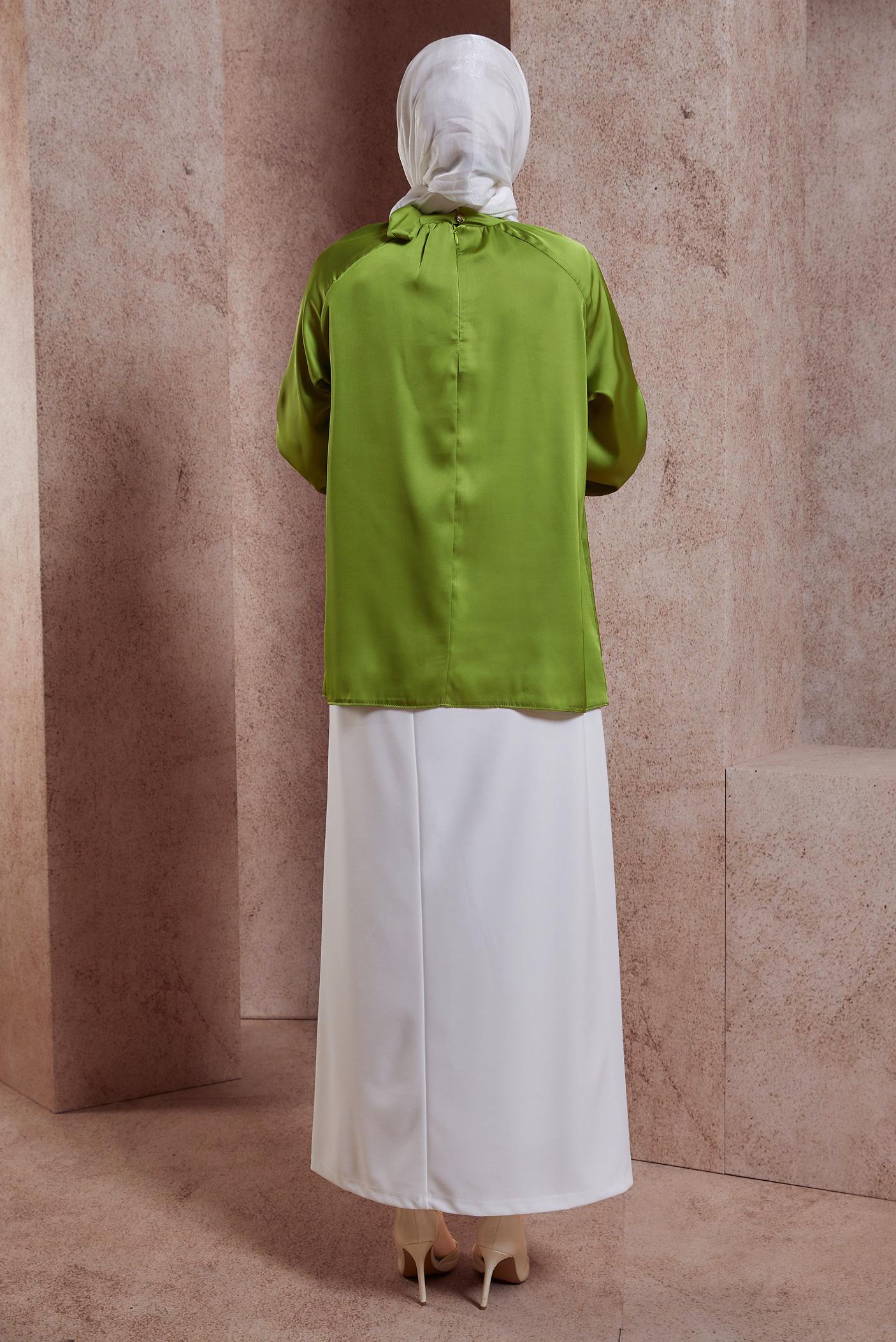 Tesettür giyim YEŞİL BAĞLAMA DETAYLI SATEN BLUZ 44428