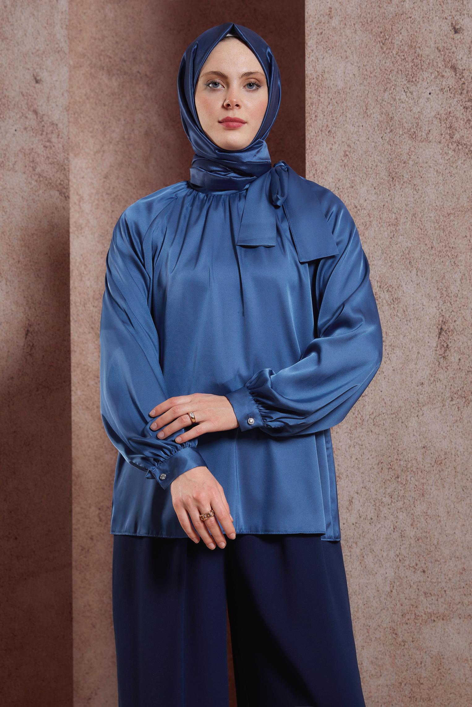 Tesettür giyim LACİVERT BAĞLAMA DETAYLI SATEN BLUZ 44428