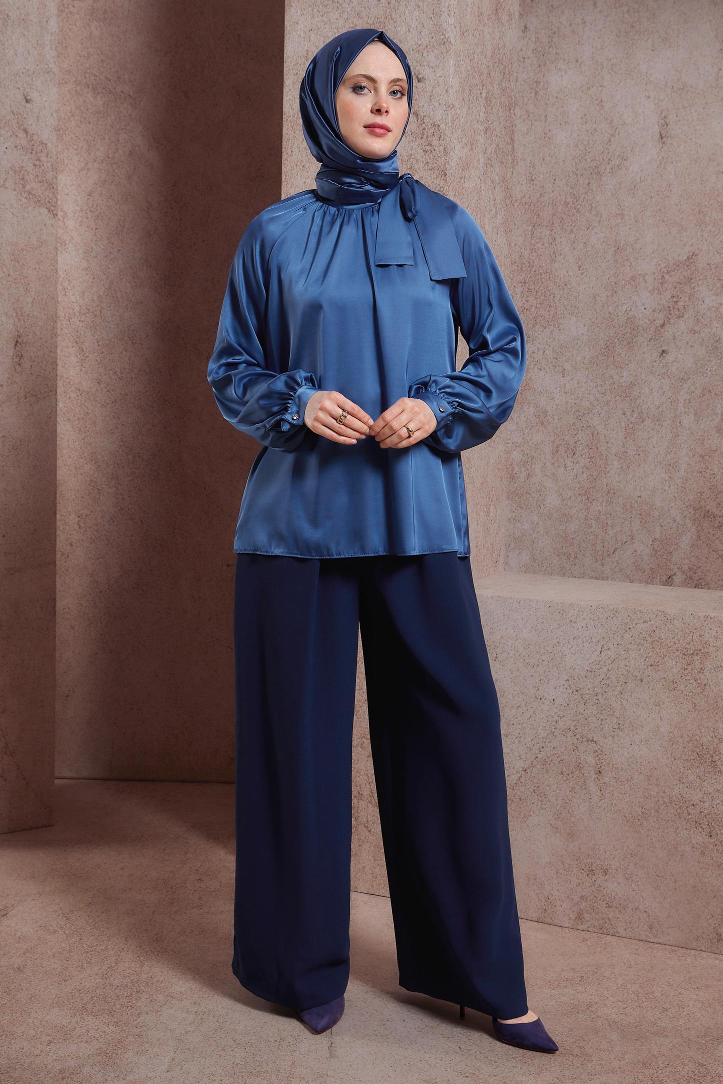 Tesettür giyim LACİVERT BAĞLAMA DETAYLI SATEN BLUZ 44428