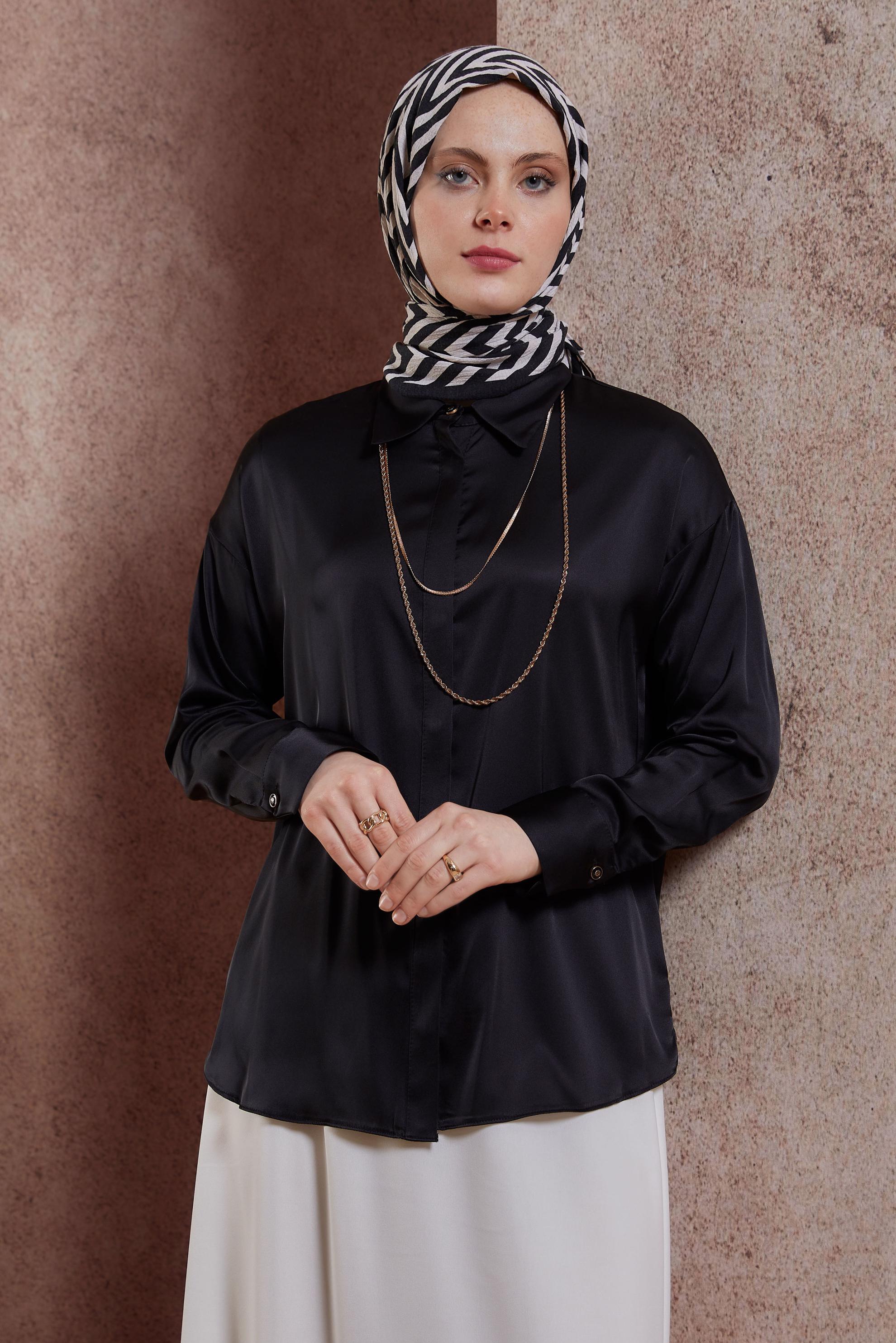 Tesettür giyim SİYAH SATEN GÖMLEK BLUZ 44430