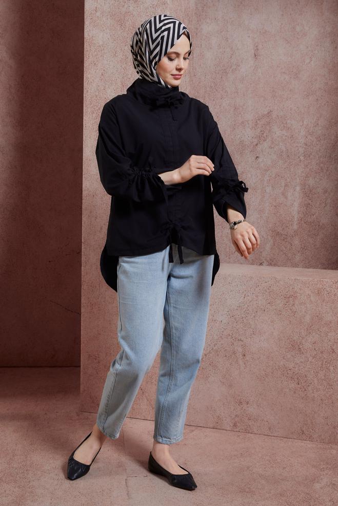 Tesettür giyim SİYAH BÜZGÜ DETAYLI PAMUK SATEN BLUZ 44470 - ALVİNA