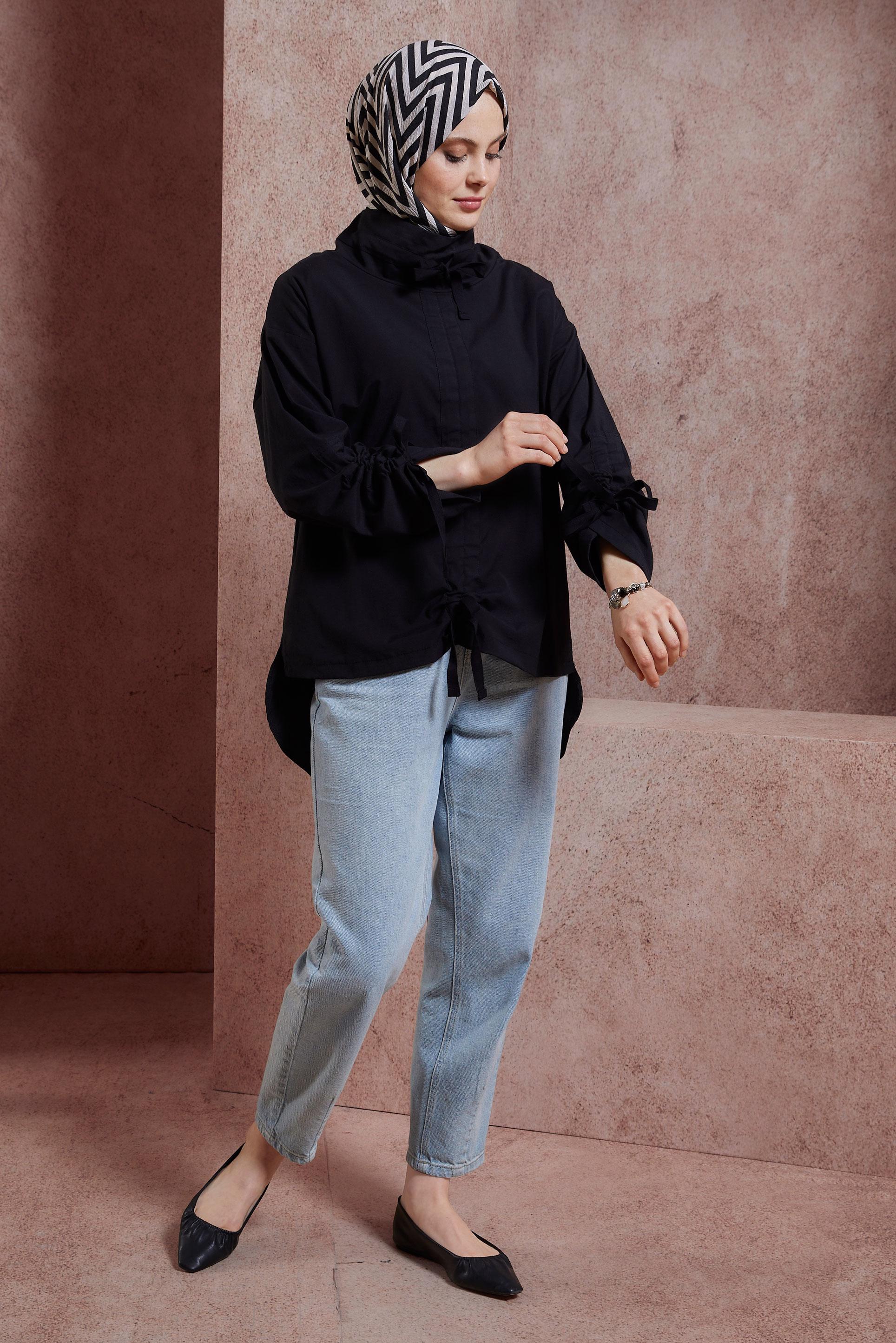 Tesettür giyim SİYAH BÜZGÜ DETAYLI PAMUK SATEN BLUZ 44470