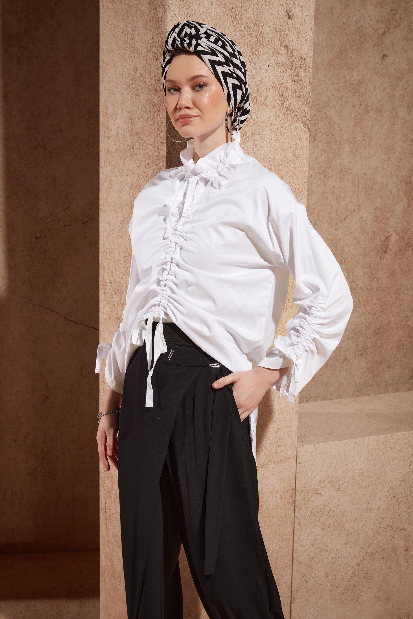 Tesettür giyim BEYAZ BÜZGÜ DETAYLI PAMUK SATEN BLUZ 44470