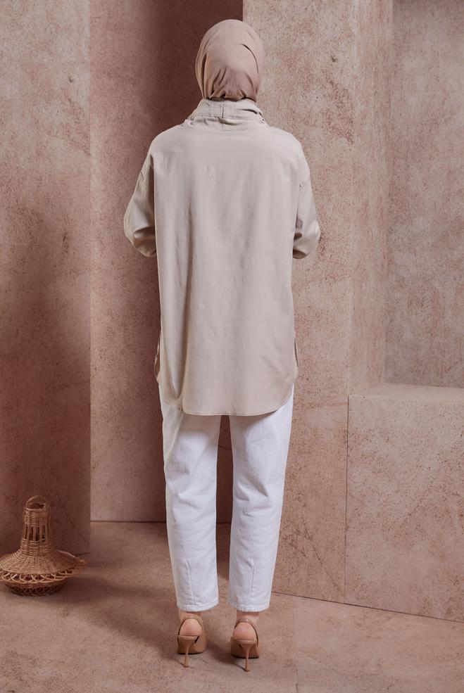 Tesettür giyim BEJ BÜZGÜ DETAYLI PAMUK SATEN BLUZ 44470 - ALVİNA