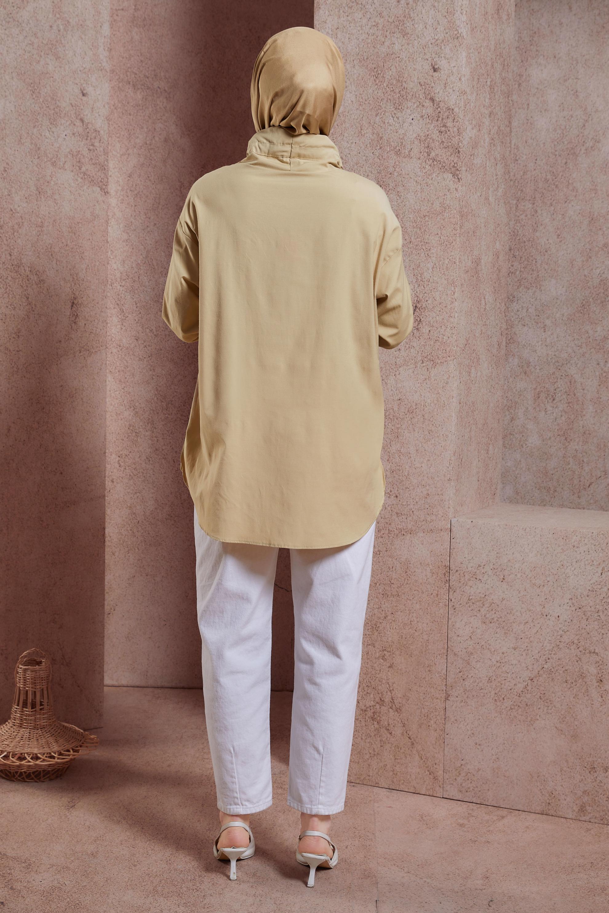 Tesettür giyim KUM BÜZGÜ DETAYLI PAMUK SATEN BLUZ 44470