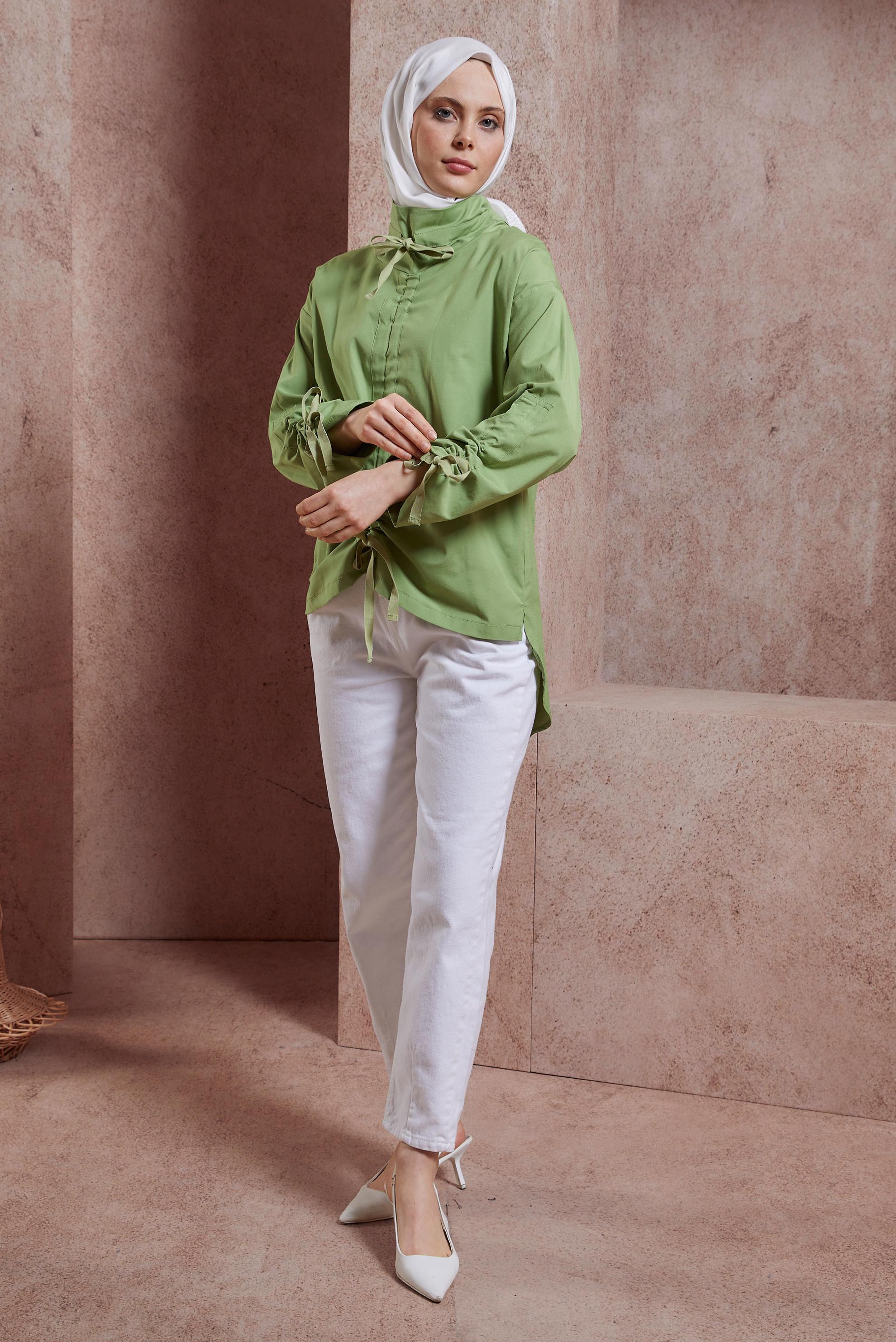 Tesettür giyim YEŞİL BÜZGÜ DETAYLI PAMUK SATEN BLUZ 44470