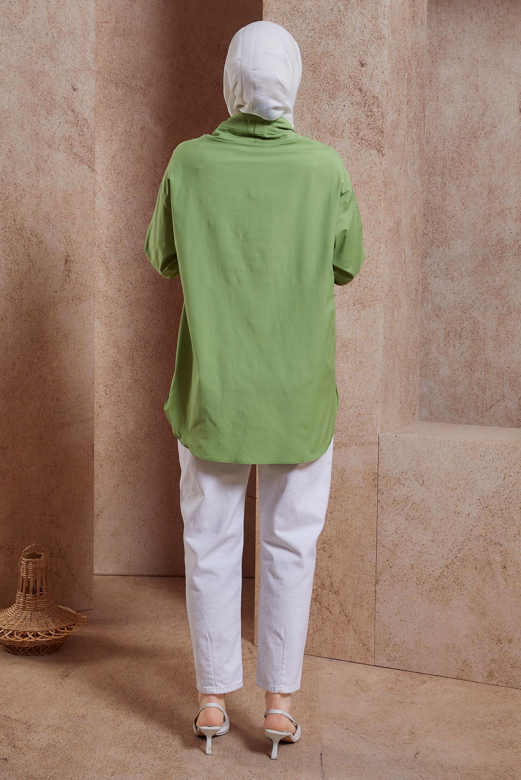 Tesettür giyim YEŞİL BÜZGÜ DETAYLI PAMUK SATEN BLUZ 44470