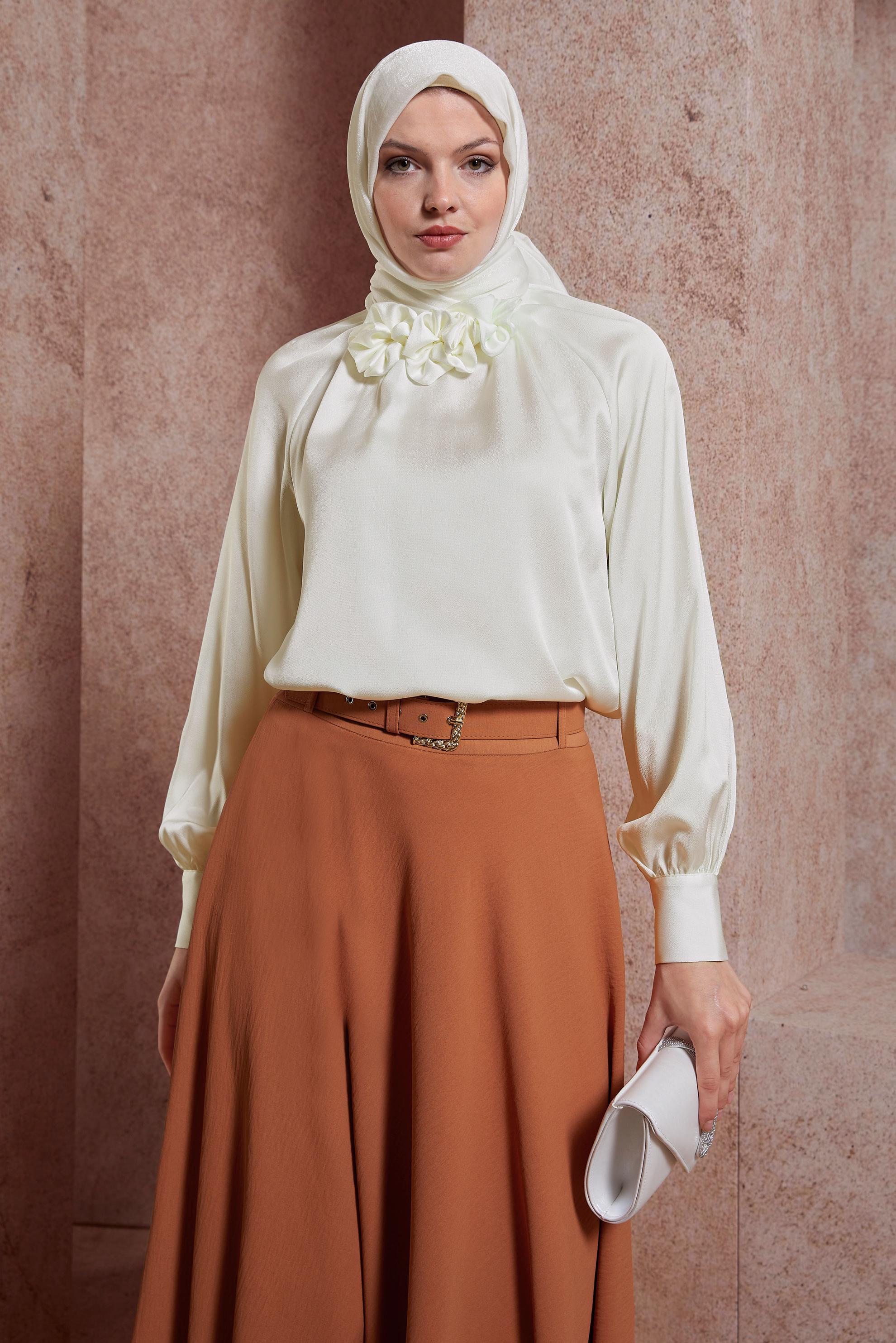 Tesettür giyim BEYAZ SATEN BLUZ 44554