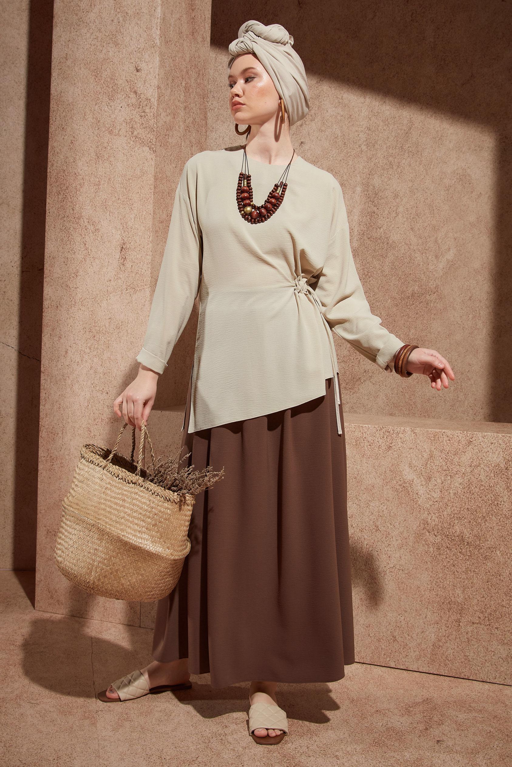 Tesettür giyim BEJ BELİ BÜZGÜLÜ BLUZ 44608