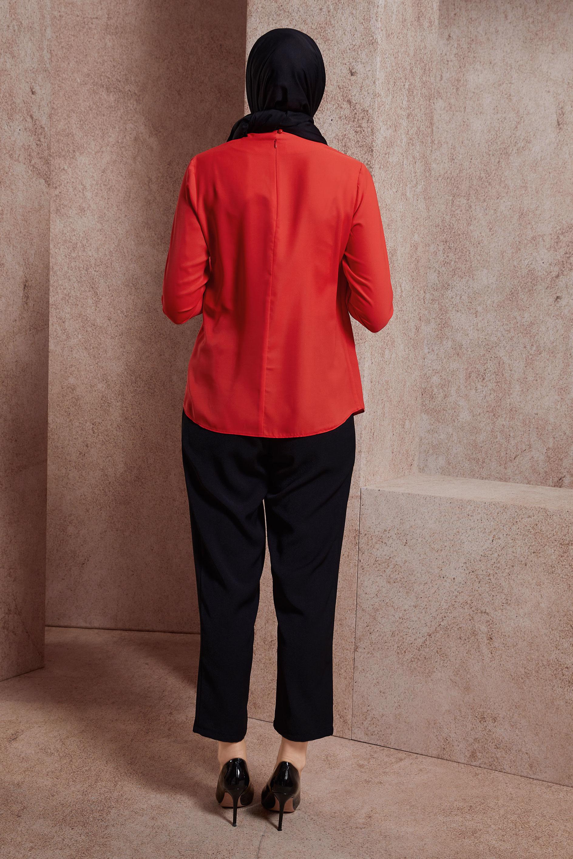 Tesettür giyim KIRMIZI BAĞLAMA DETAYLI BLUZ 44613