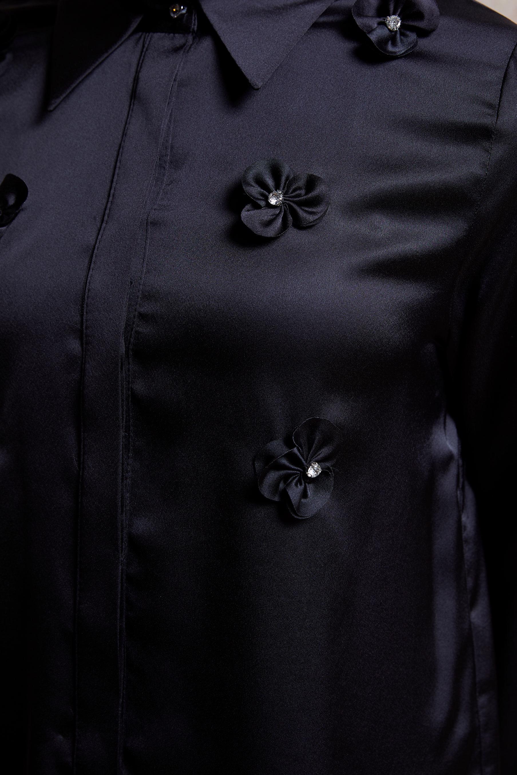 Tesettür giyim SİYAH ÇİÇEK DETAYLI SATEN BLUZ 44632