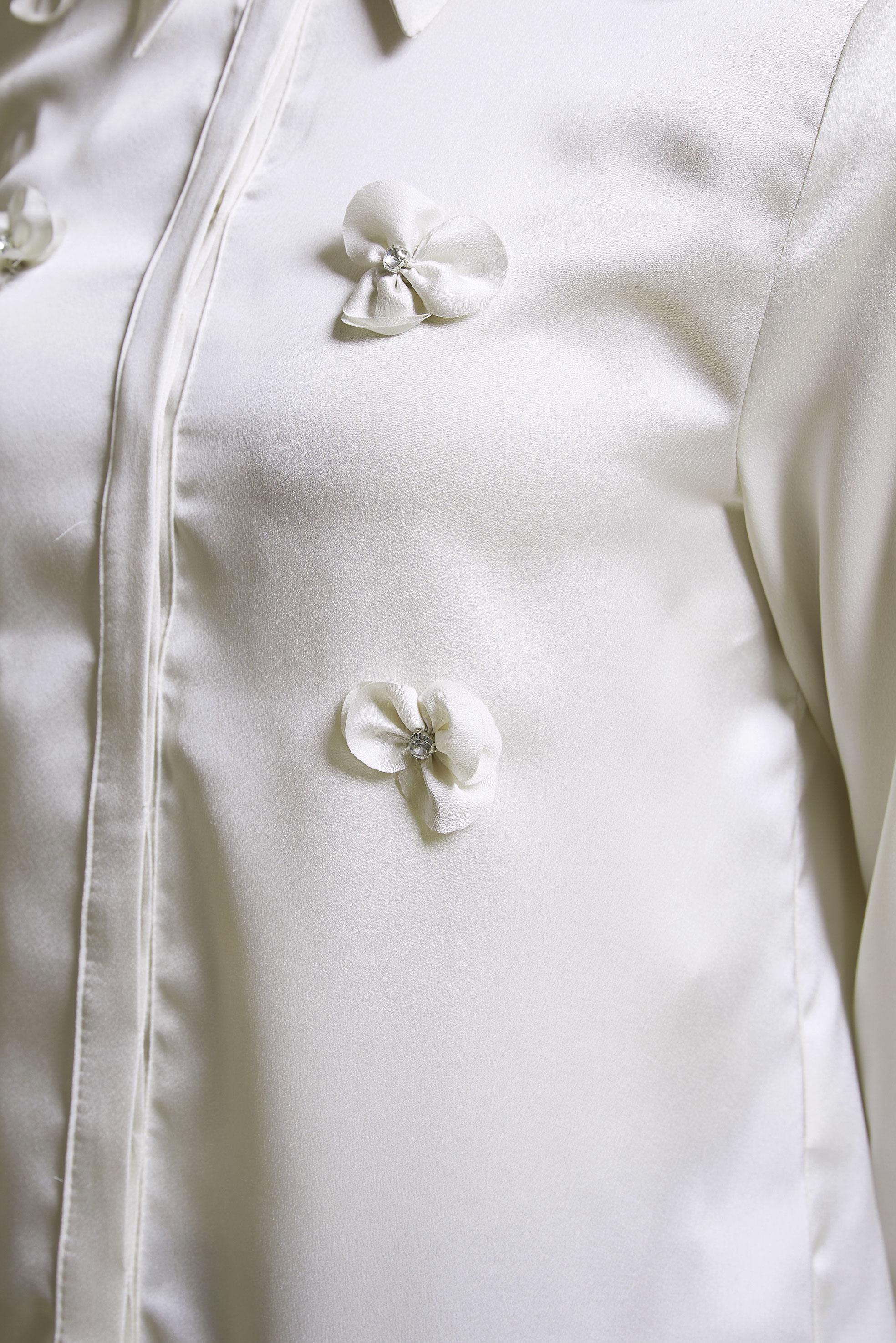 Tesettür giyim EKRU ÇİÇEK DETAYLI SATEN BLUZ 44632