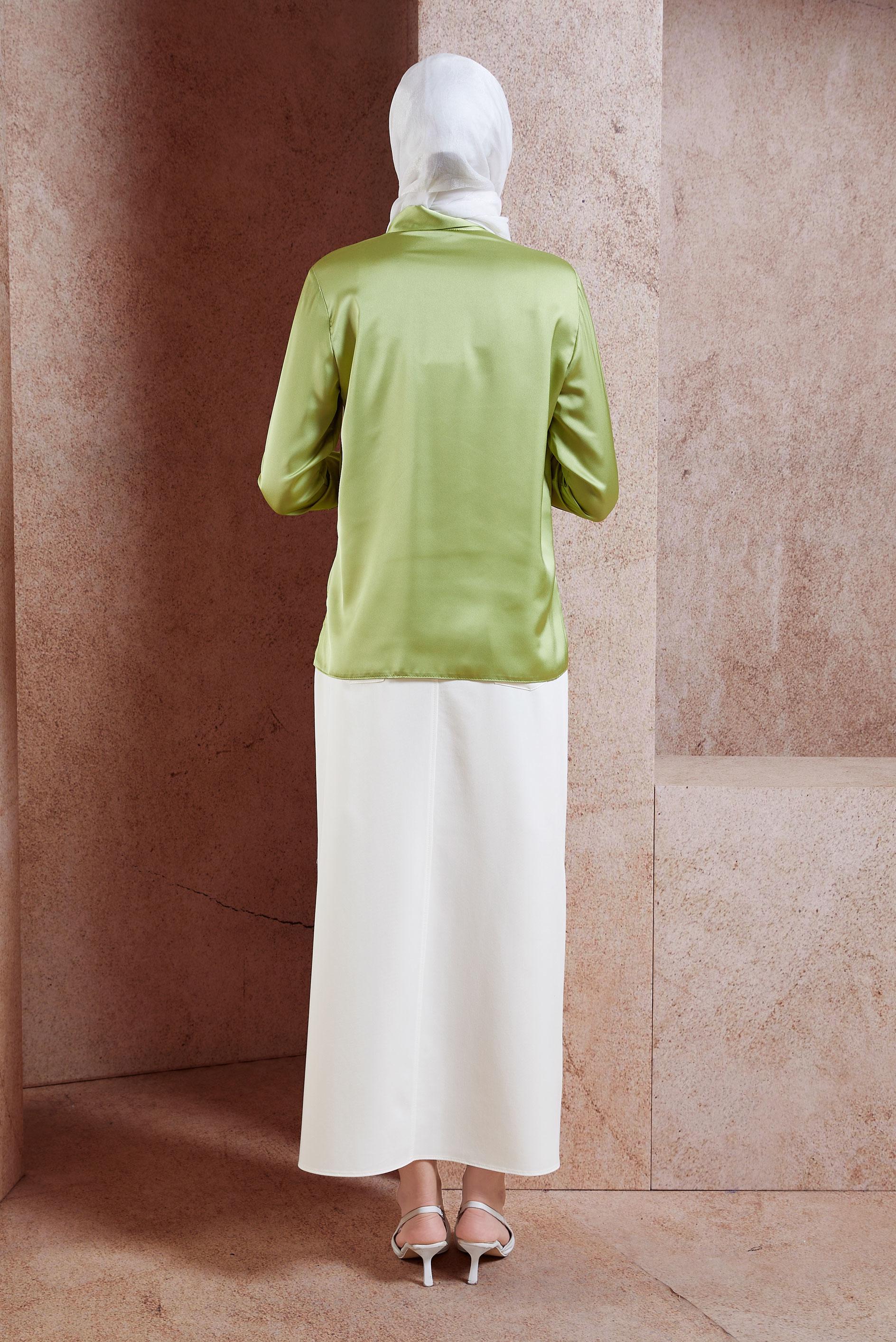 Tesettür giyim YEŞİL ÇİÇEK DETAYLI SATEN BLUZ 44632