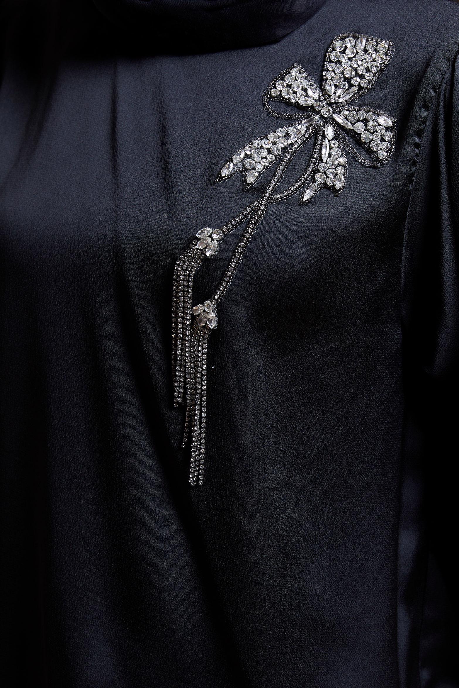 Tesettür giyim SİYAH TAŞ DETAYLI SATEN BLUZ 44734