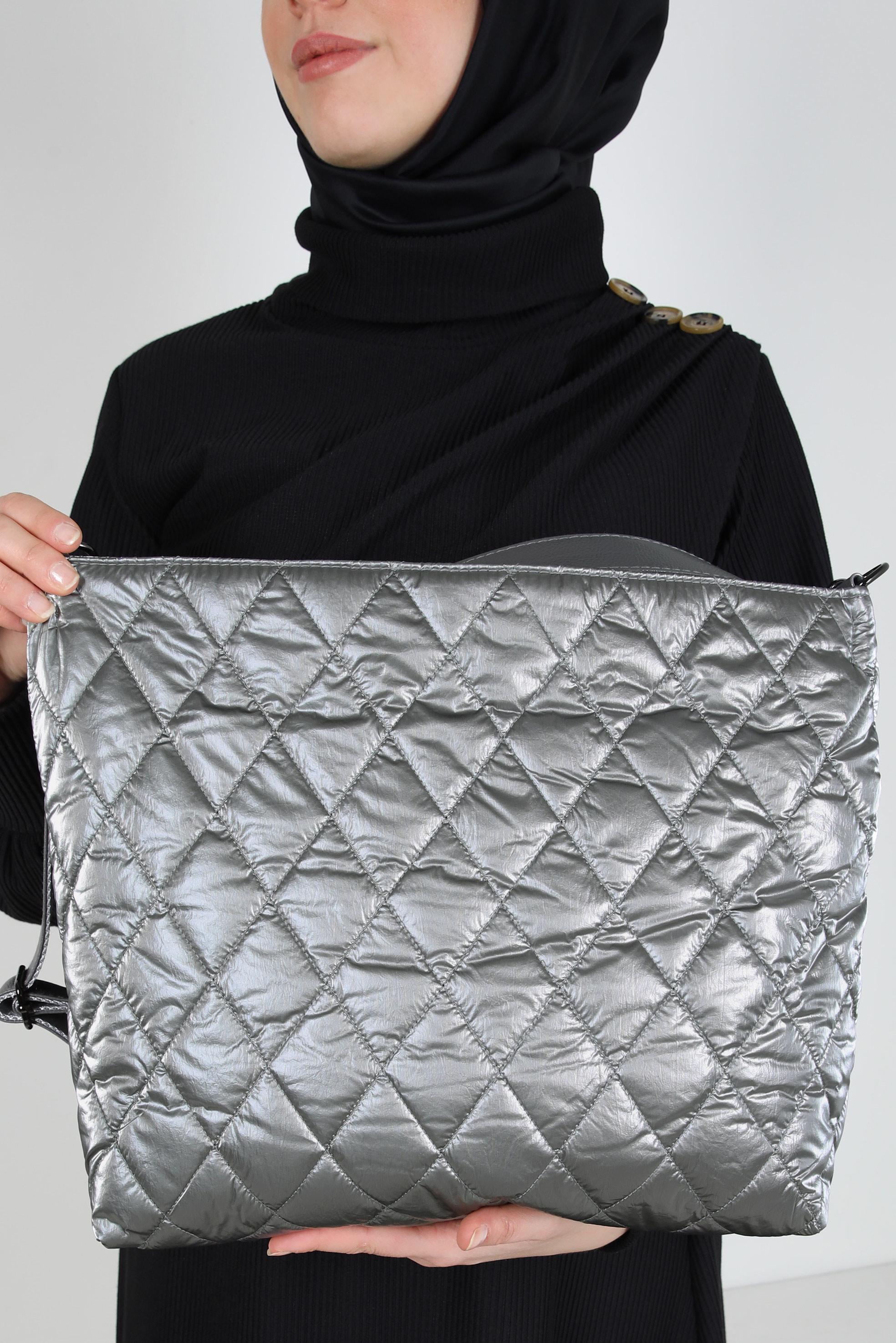 Tesettür giyim BEJ ALVİNA KAPİTONE DESENLİ ÇANTA 2085