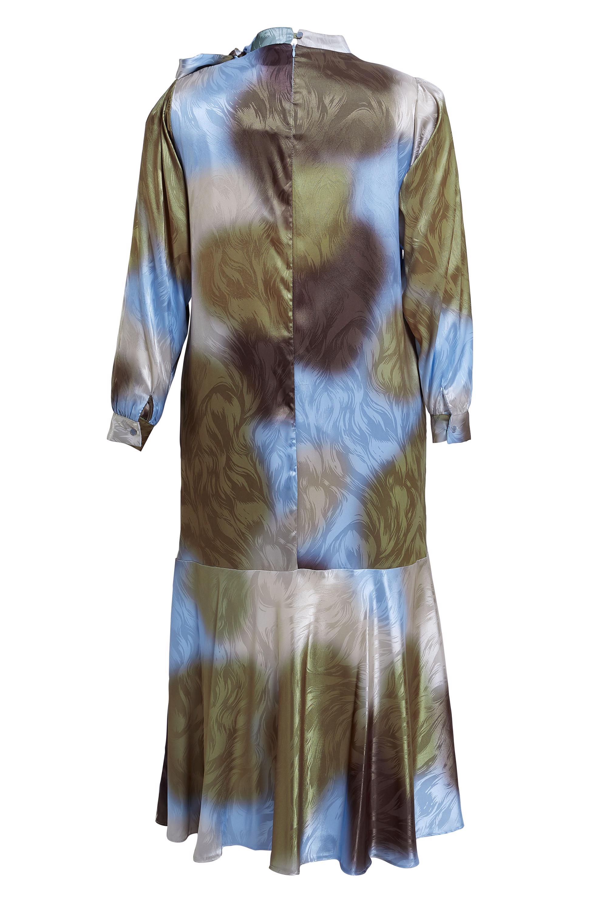 Tesettür giyim MAVİ SATEN JAKARLI BÜYÜK BEDEN ELBİSE 20515