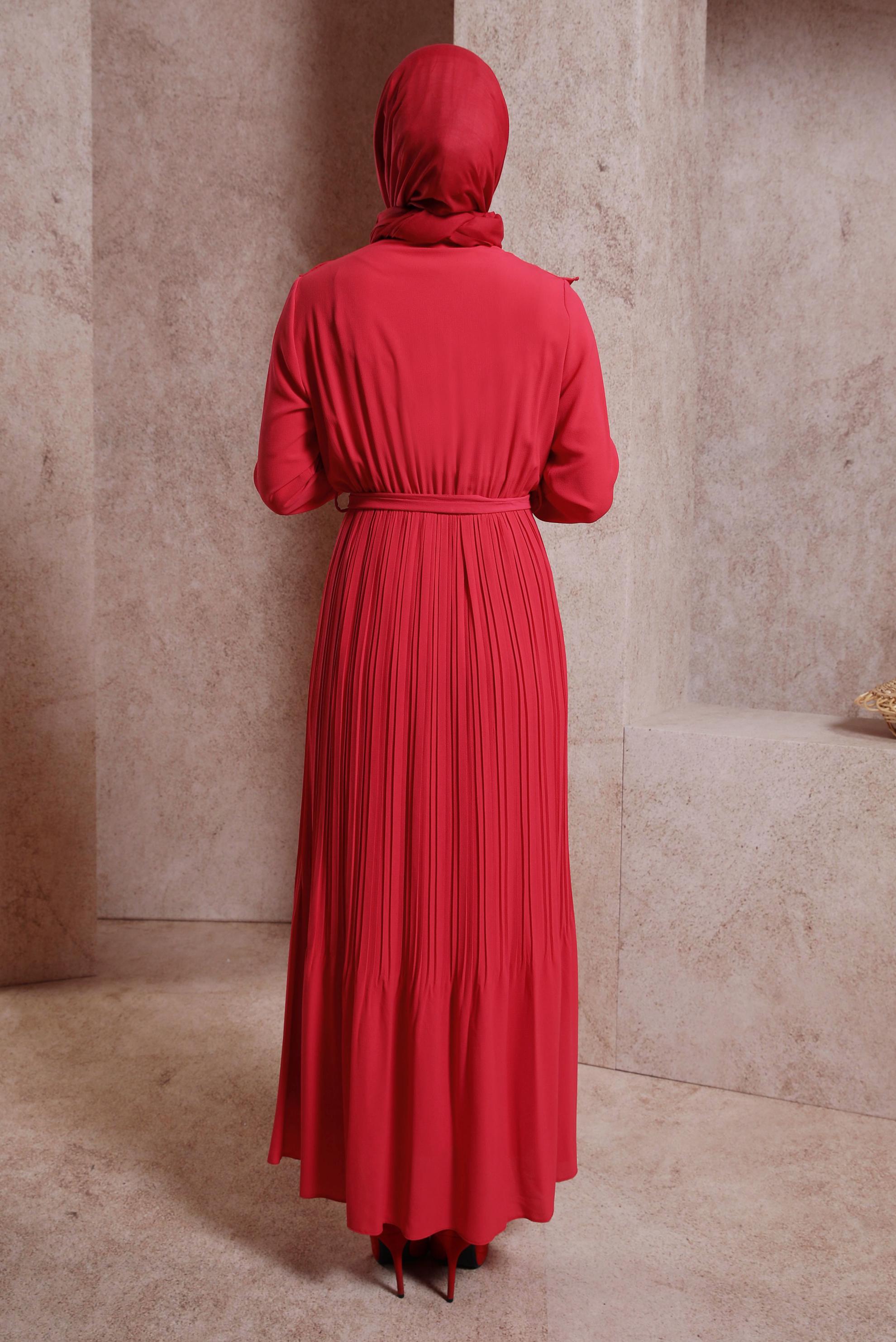 Tesettür giyim KIRMIZI KUŞAKLI FIRFIRLI ELBİSE 43899