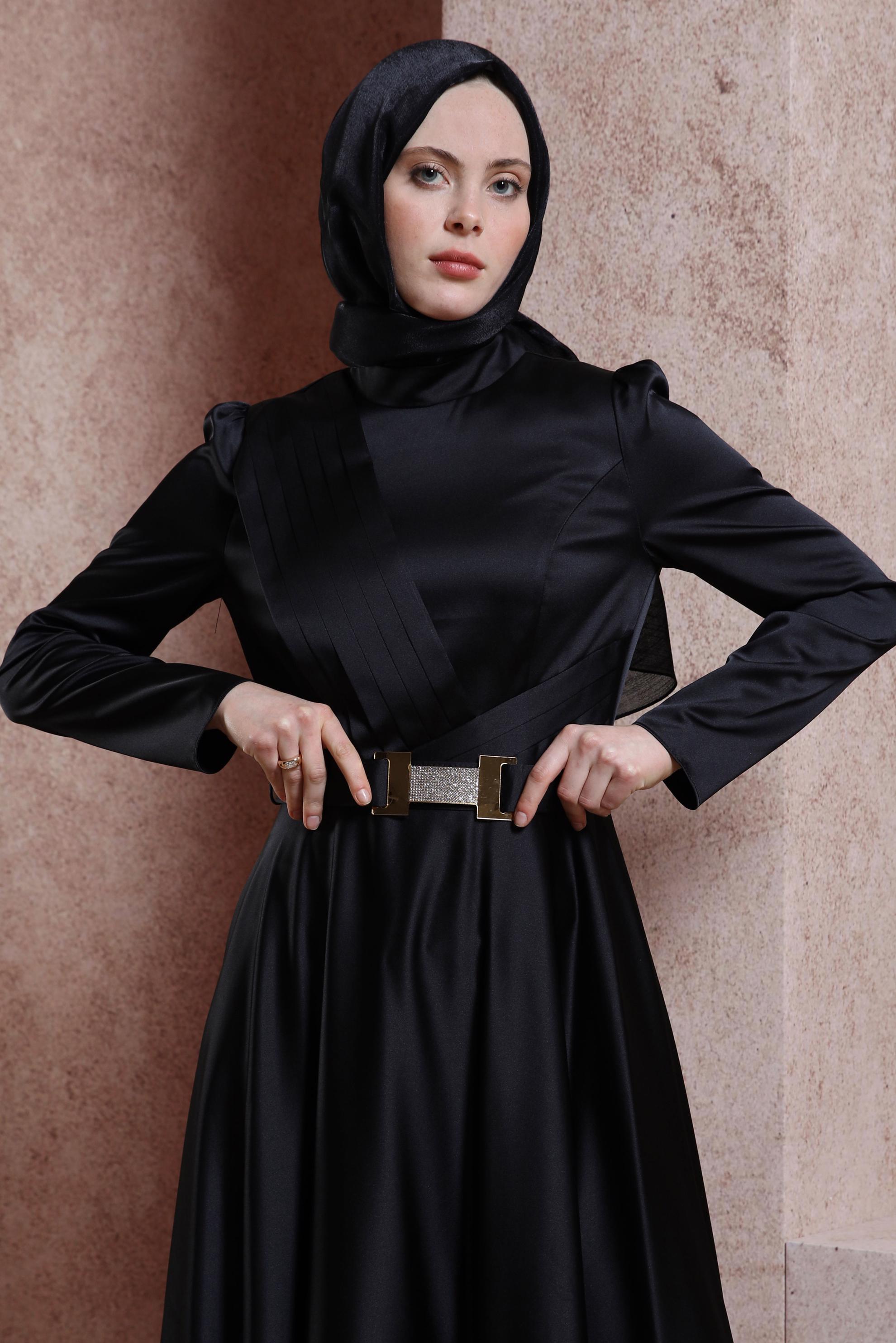 Tesettür giyim SİYAH KEMERLİ SATEN ELBİSE 43944