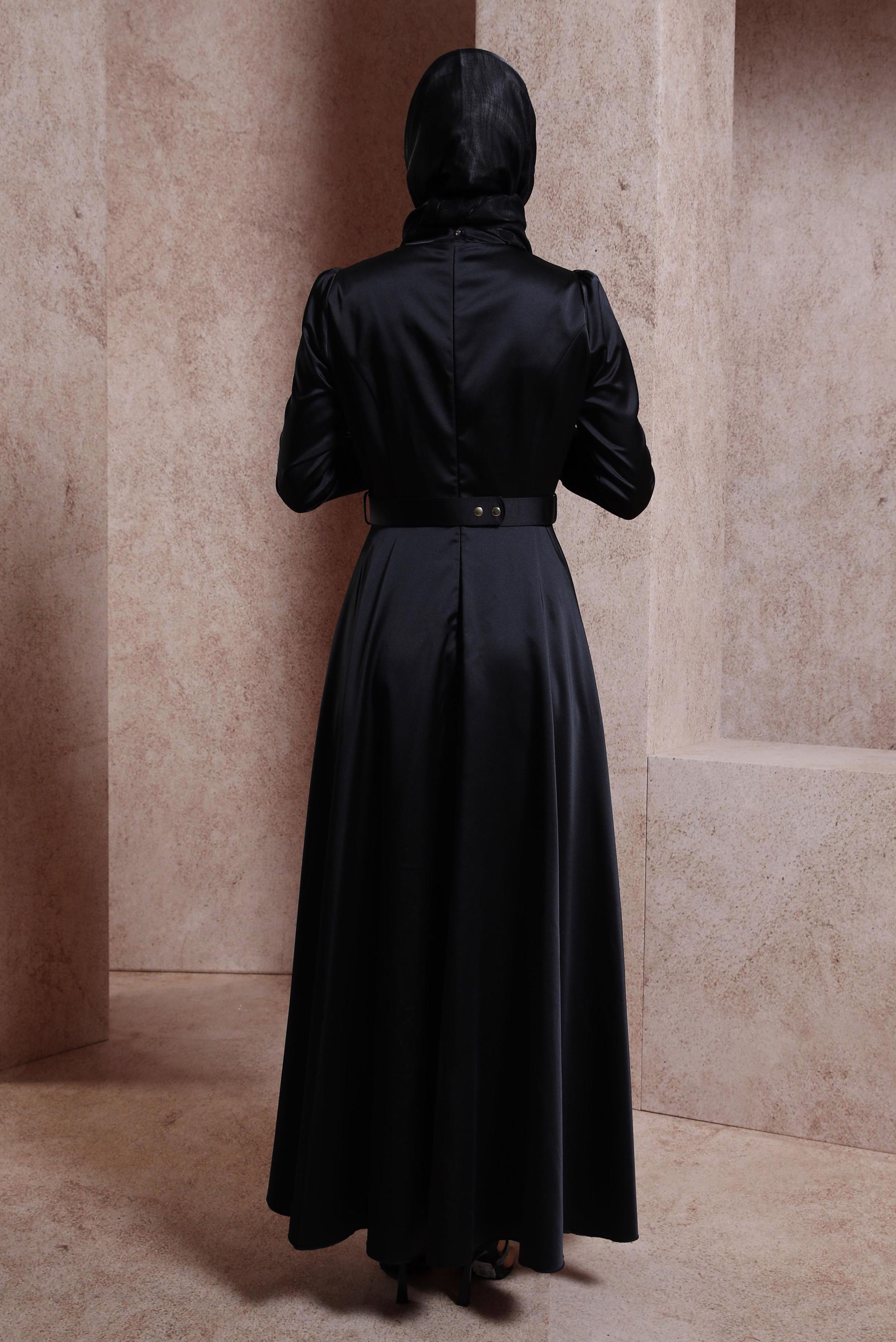 Tesettür giyim SİYAH KEMERLİ SATEN ELBİSE 43944