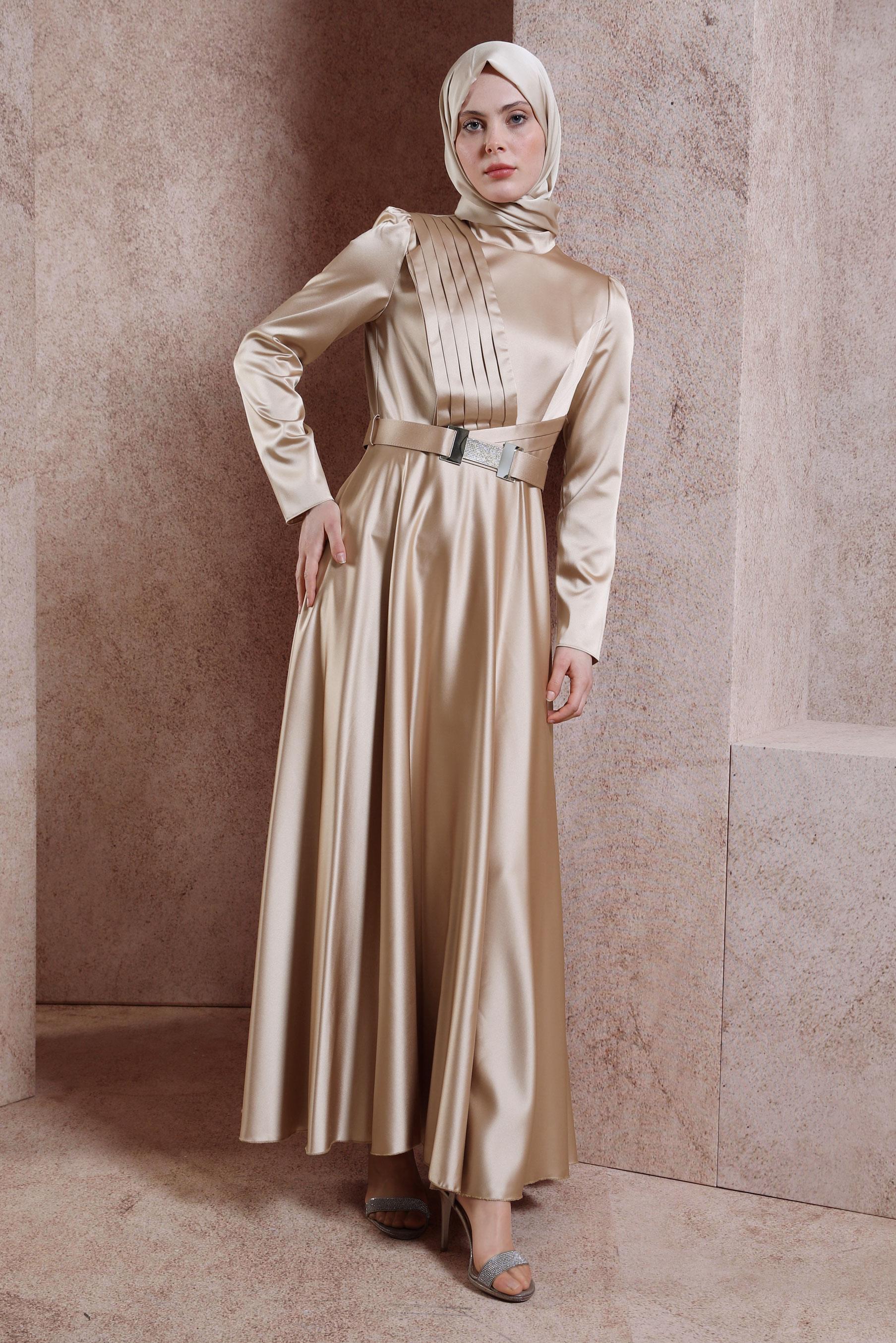 Tesettür giyim BEJ KEMERLİ SATEN ELBİSE 43944