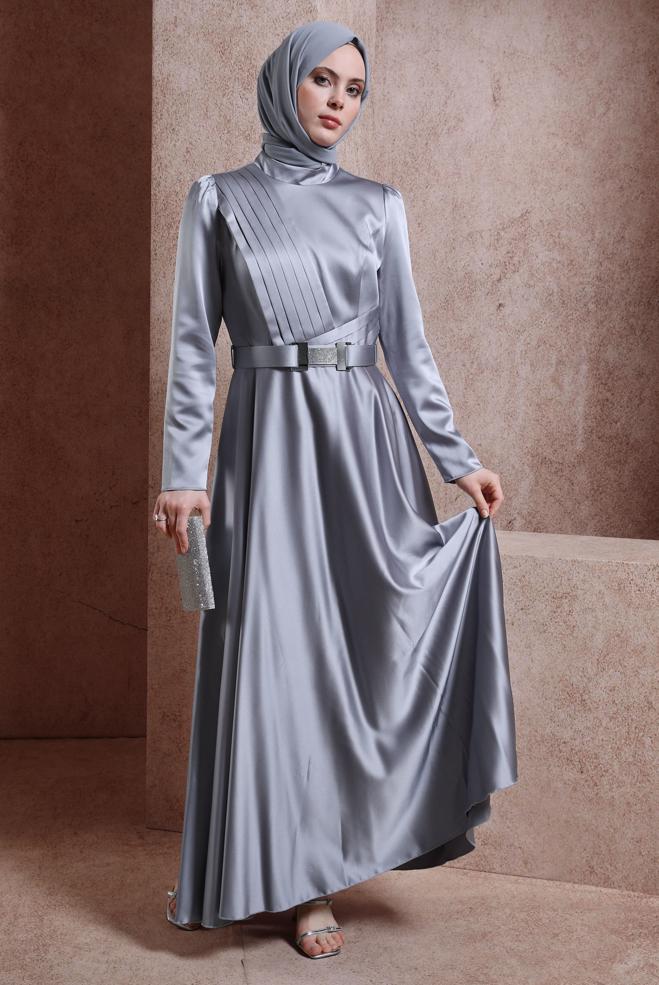 Tesettür giyim GRİ KEMERLİ SATEN ELBİSE 43944 - ALVİNA
